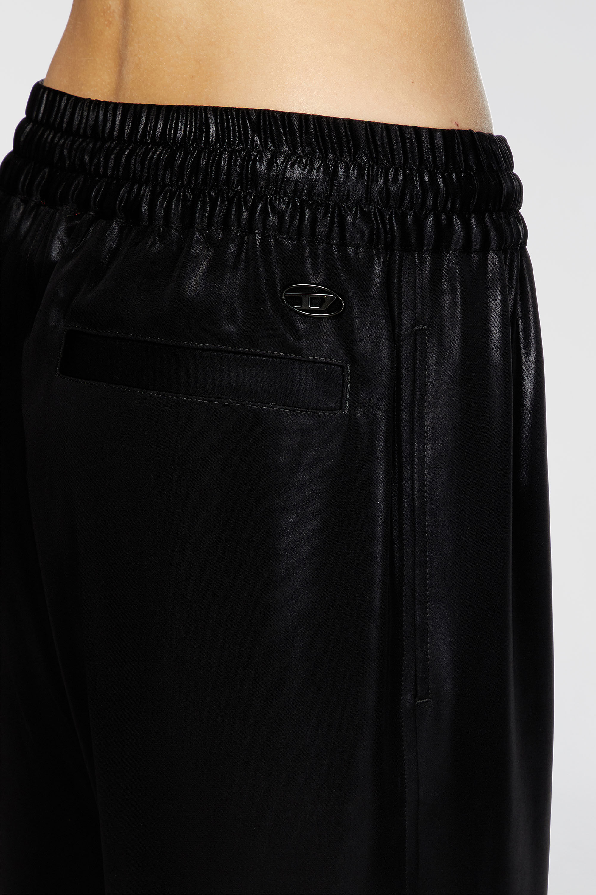 Diesel - P-DREYER-C-WN-Q1, Pantaloni tuta in raso Donna in Nero - 5