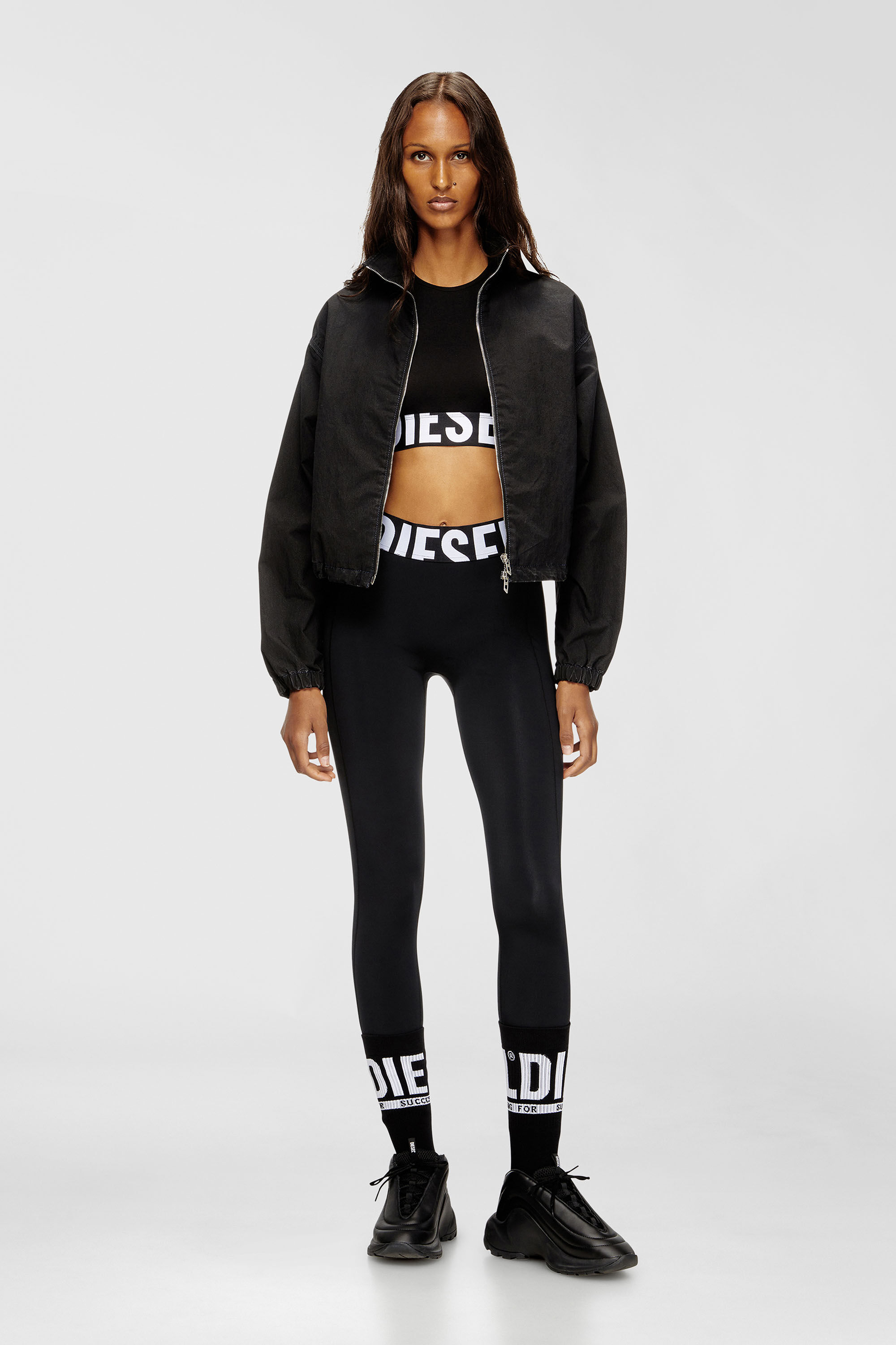 Diesel - ADA-D-POP, Crop top con logo tagliato Donna in Nero - 6