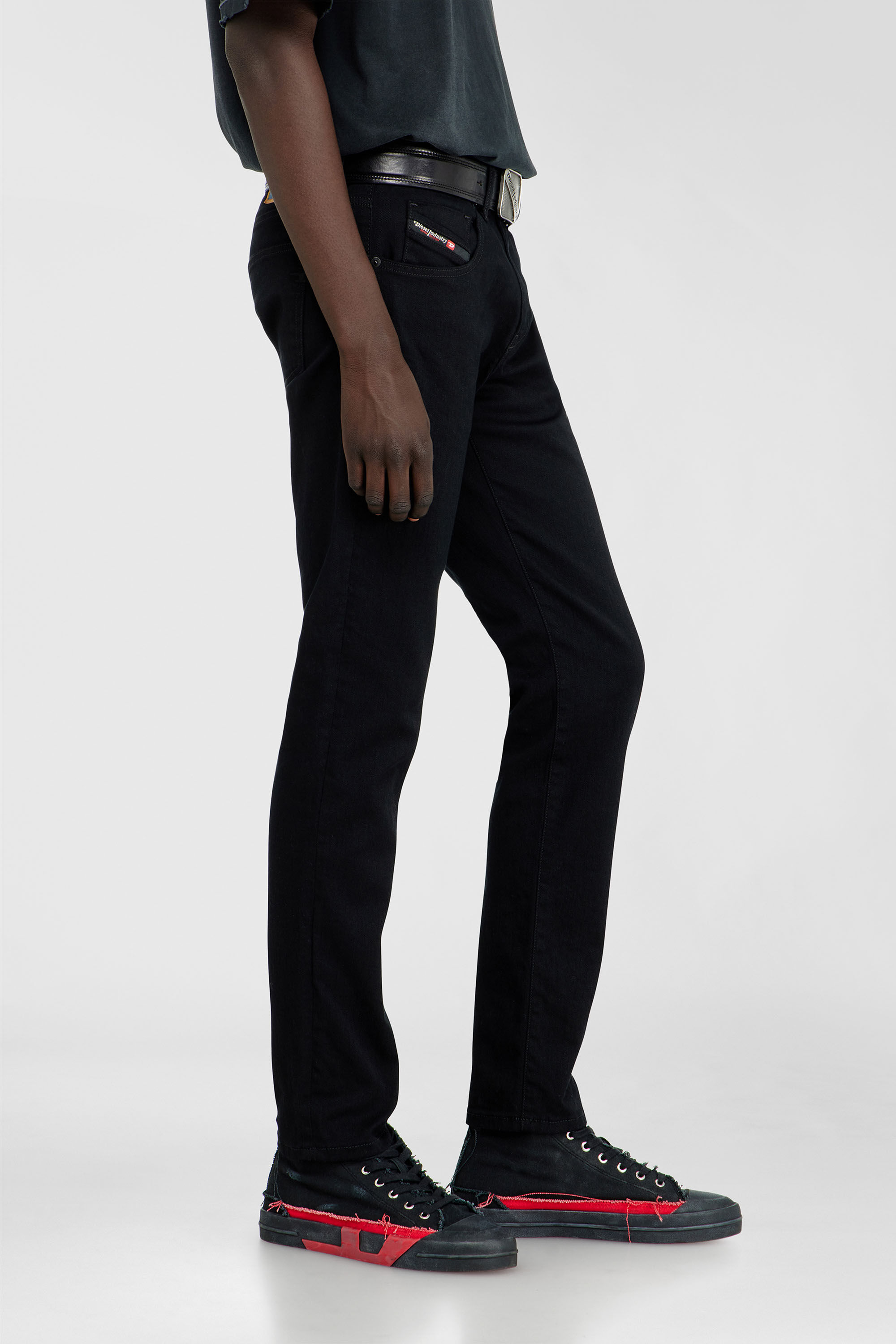 Diesel - Slim Jeans 2019 D-Strukt 069YP Uomo, Nero/Grigio scuro - Image 7