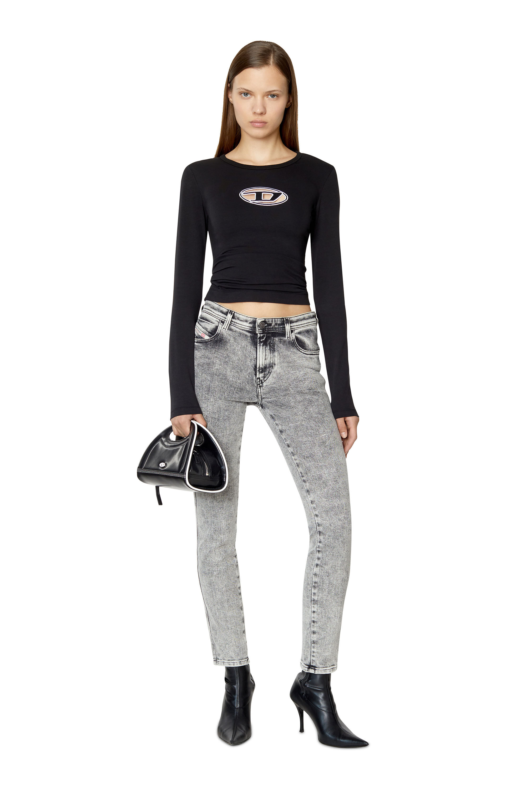 Diesel - T-ANGIE-LS, T-shirt a maniche lunghe con logo cut-out Donna in Nero - 1