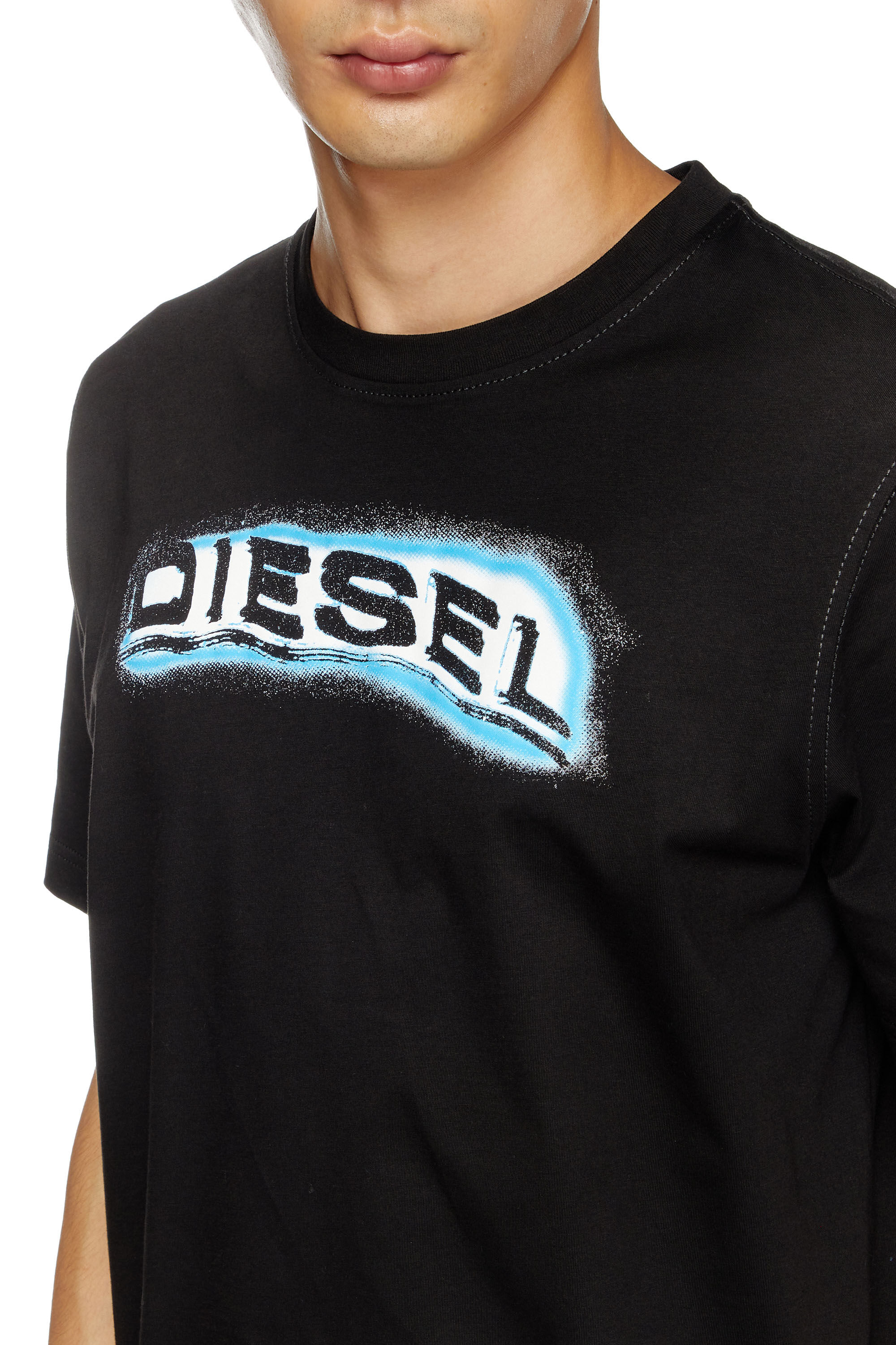 Diesel - T-ADJUST-R4, T-shirt avec logo imprimé bouffant Homme in Noir - 5