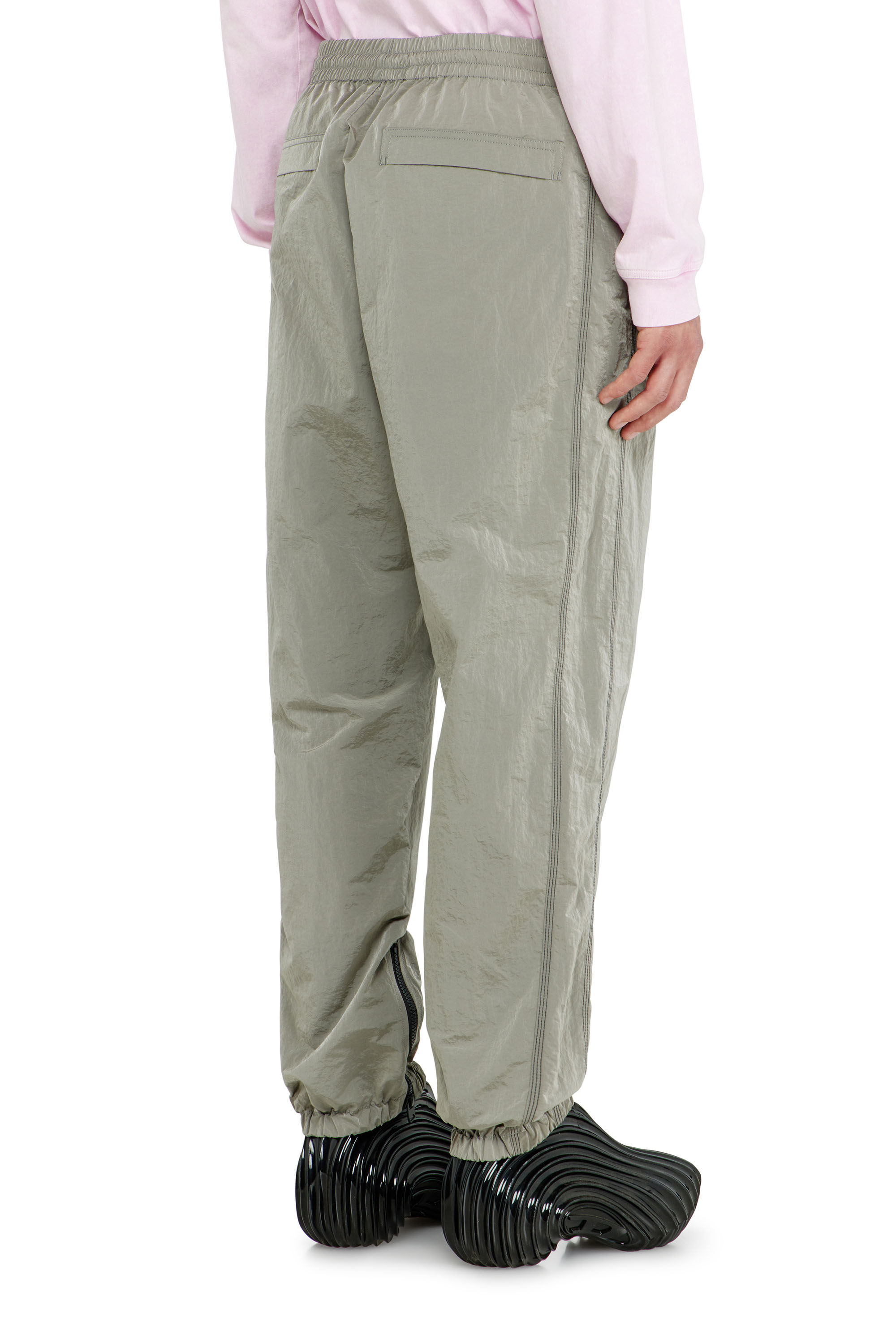 Diesel - P-ANOK, Pantalon en nylon &agrave; effet froiss&eacute; Homme in Gris - 4