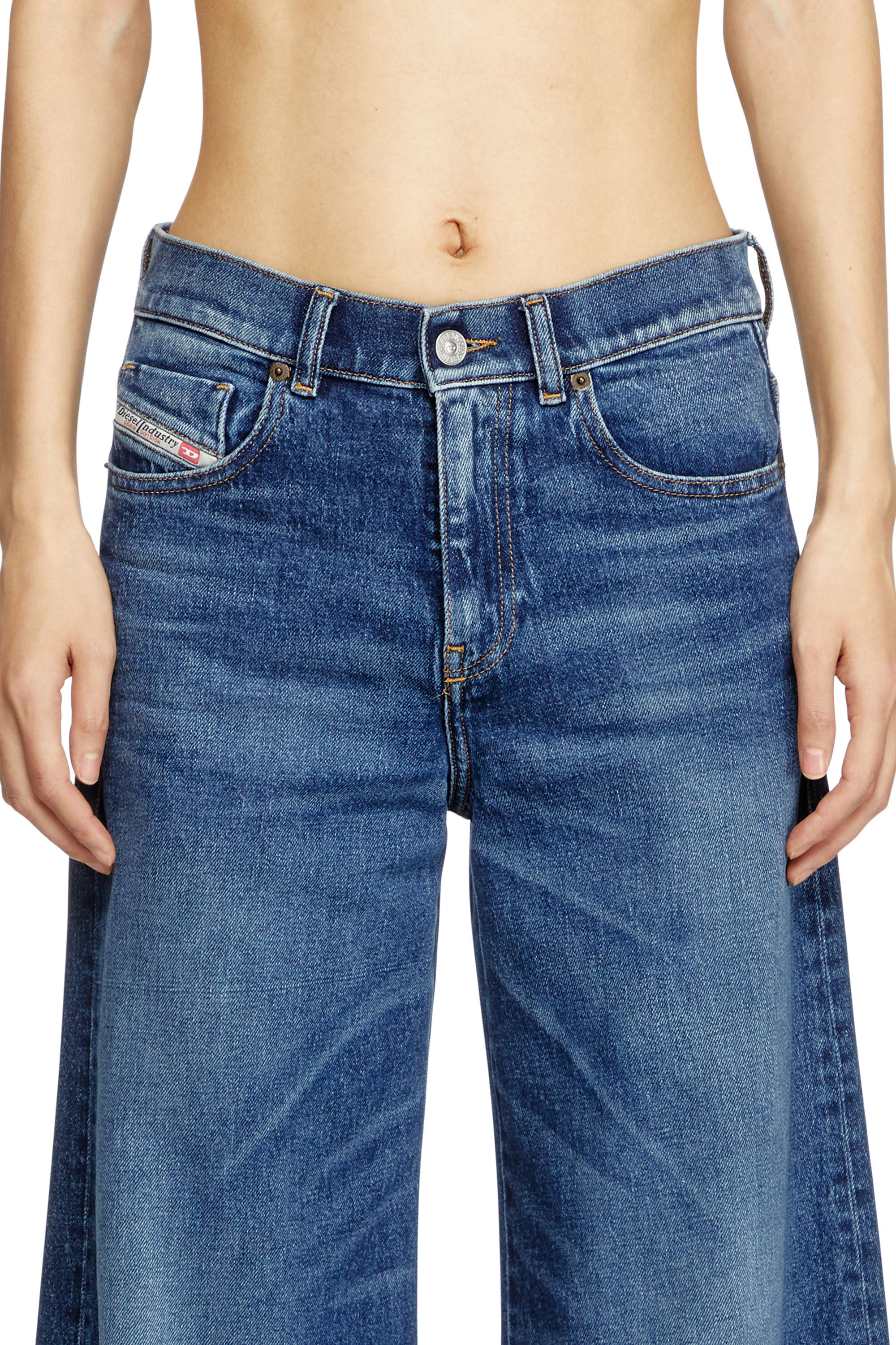 Diesel - Flare Jeans 1978 D-Akemi 09L21 Femme, Bleu moyen - Image 5