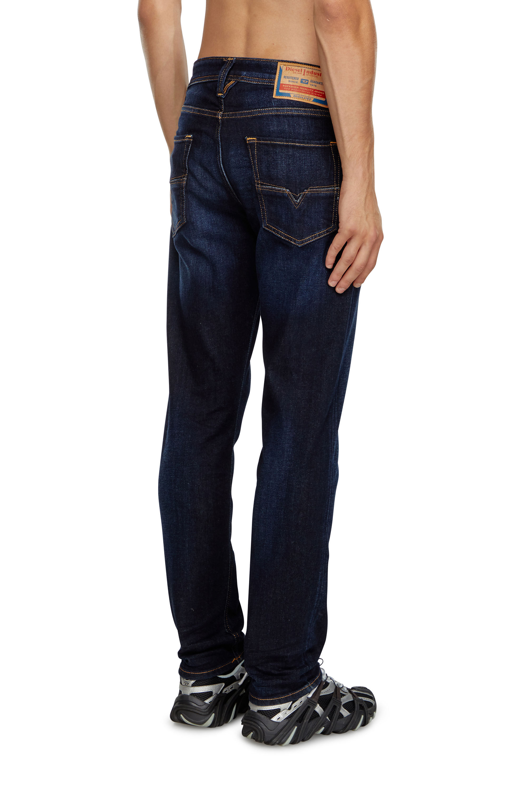 Diesel - Uomo Tapered Jeans 1986 Larkee-Beex 009ZS, Blu Scuro - Image 4
