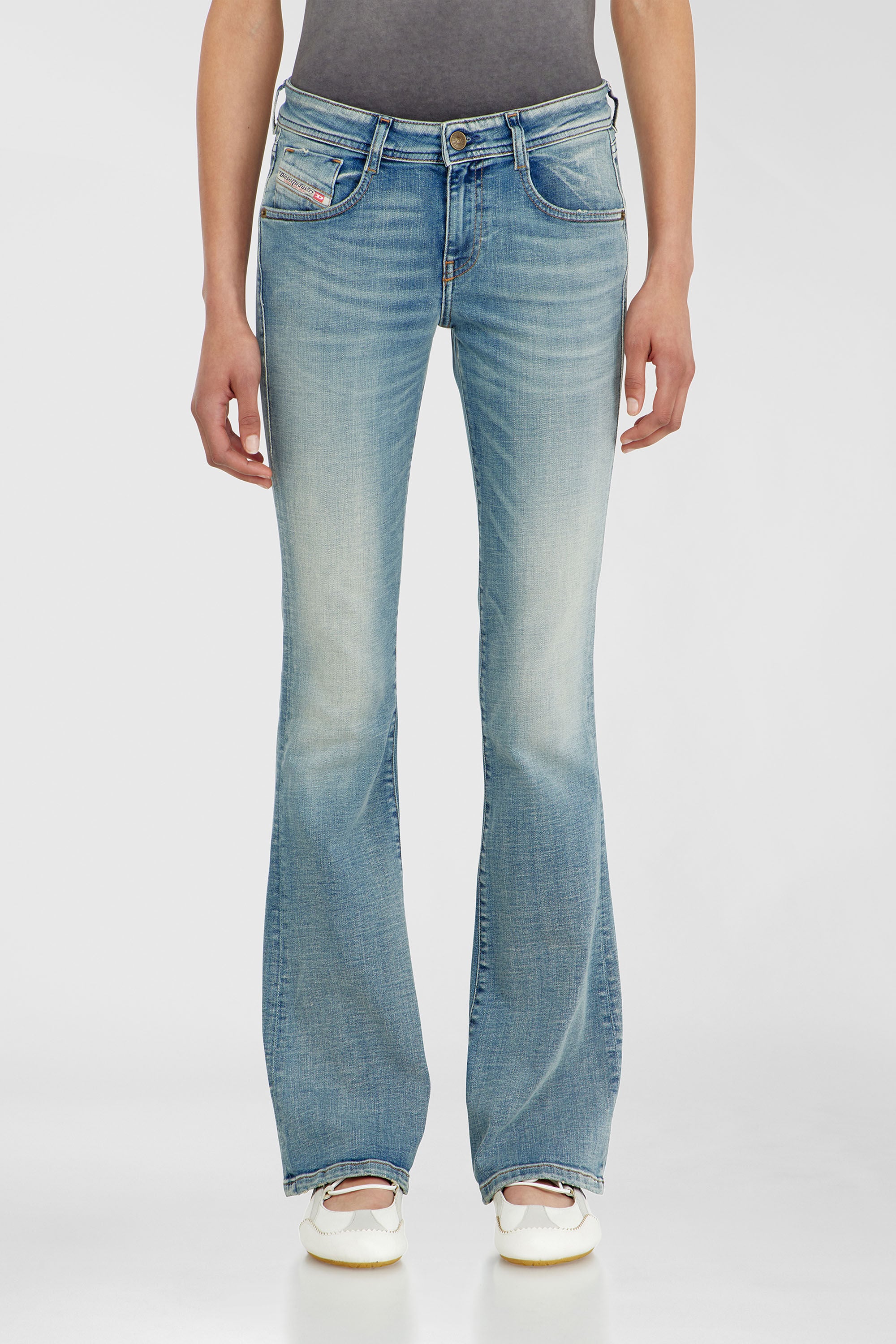 Diesel - Bootcut Jeans 1969 D-Ebbey 09P42 Donna, Blu Chiaro - Image 4