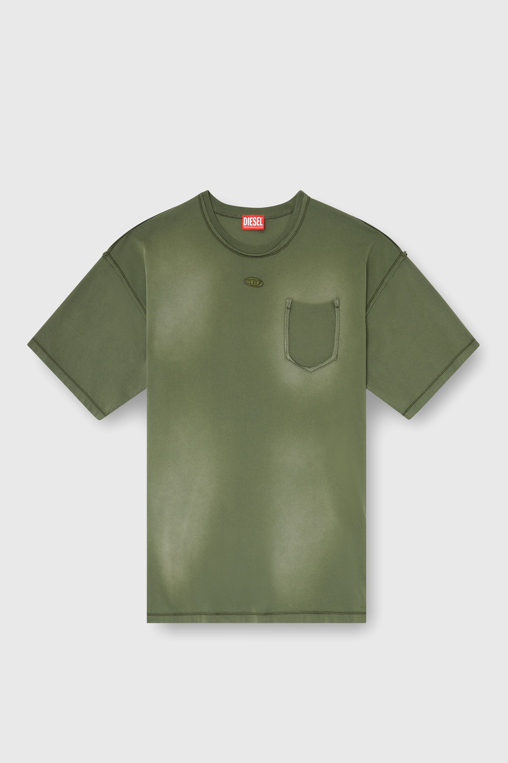 Diesel - T-POCK, T-shirt effet d&eacute;lav&eacute; avec poche d&eacute;chir&eacute;e Homme in Vert - 2