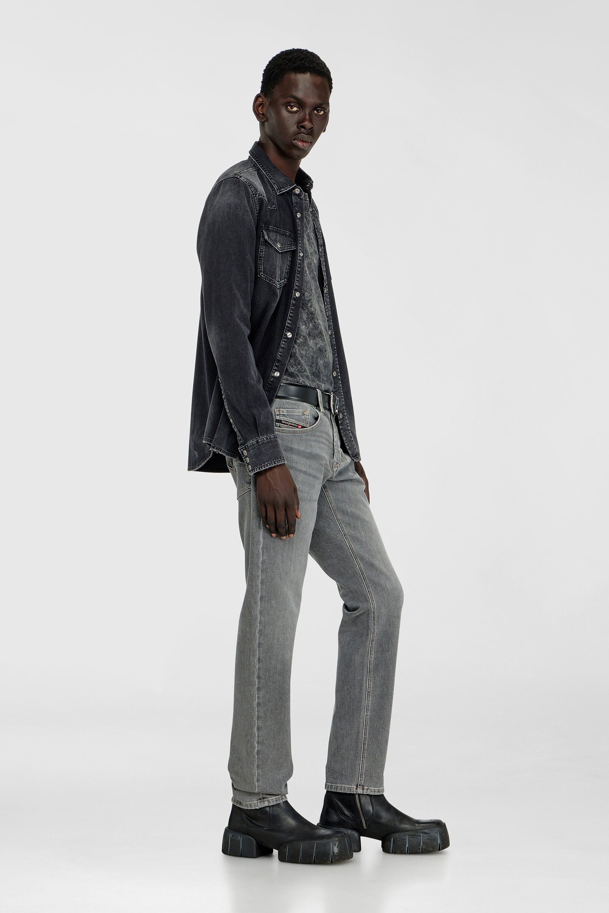 Diesel - Herren Regular Jeans 1986 Larkee-Beex 0KBBI, Grau - 2