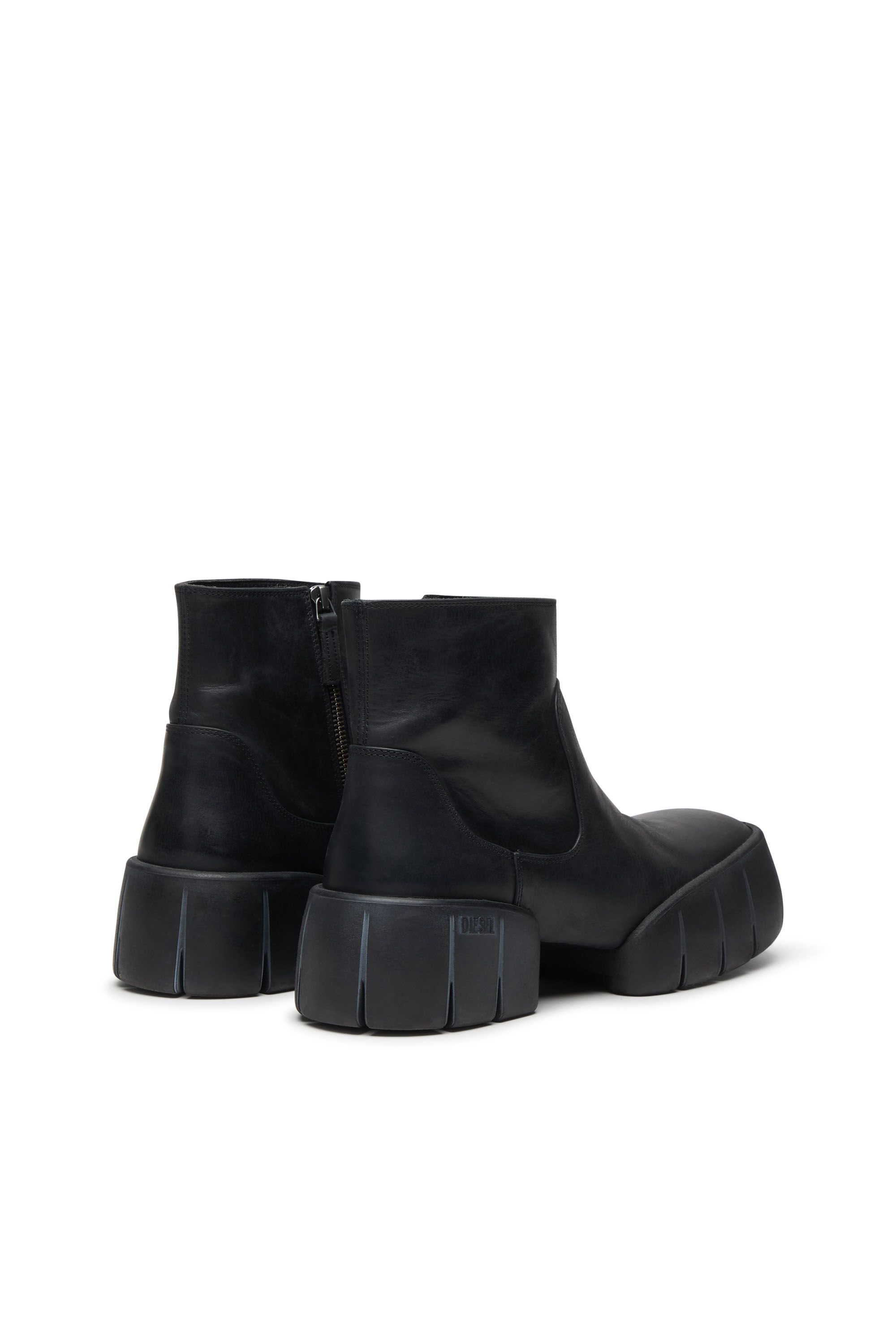 Diesel - D-TEX BT, Bottines en cuir huilé avec semelle fendue Homme in Noir - 3