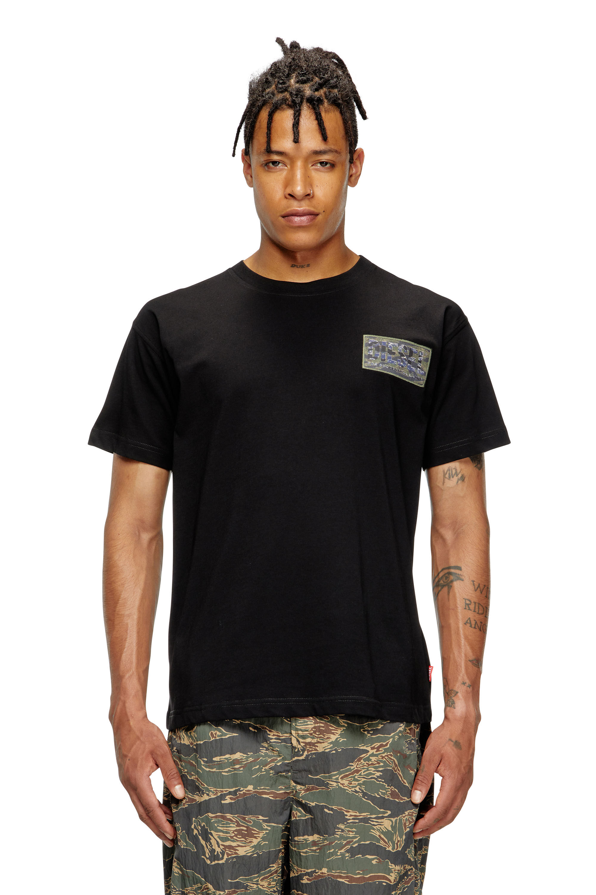 Diesel - T-NORM-T3, T-shirt camouflage con patch logo Uomo in Nero - 2