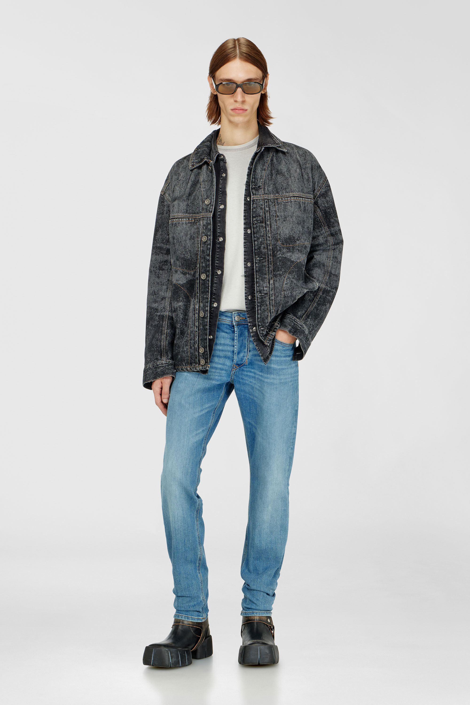 Diesel - Regular Jeans 1986 Larkee-Beex 0KIAL Homme, Bleu Clair - Image 1