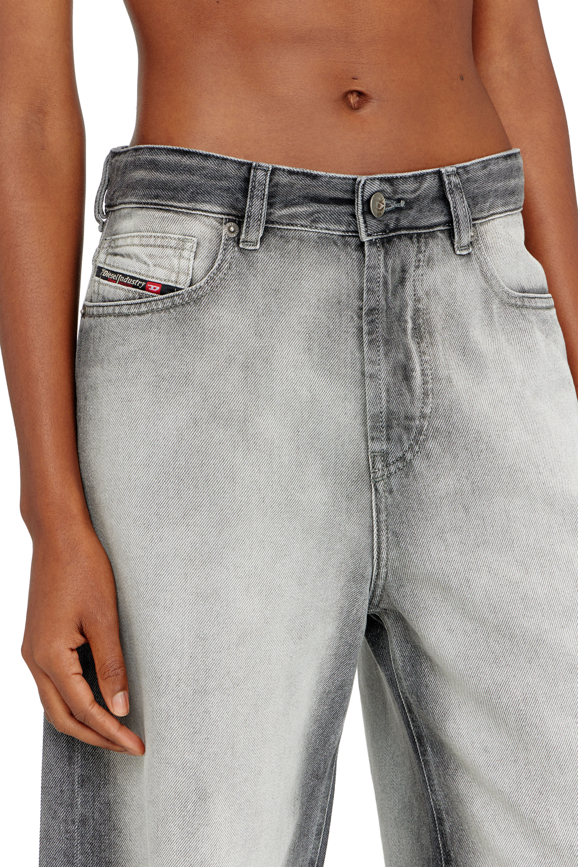 Diesel - DE-SIRE-SHORT-FSI, Short in denim skeleton morbido Donna in Grigio - 5