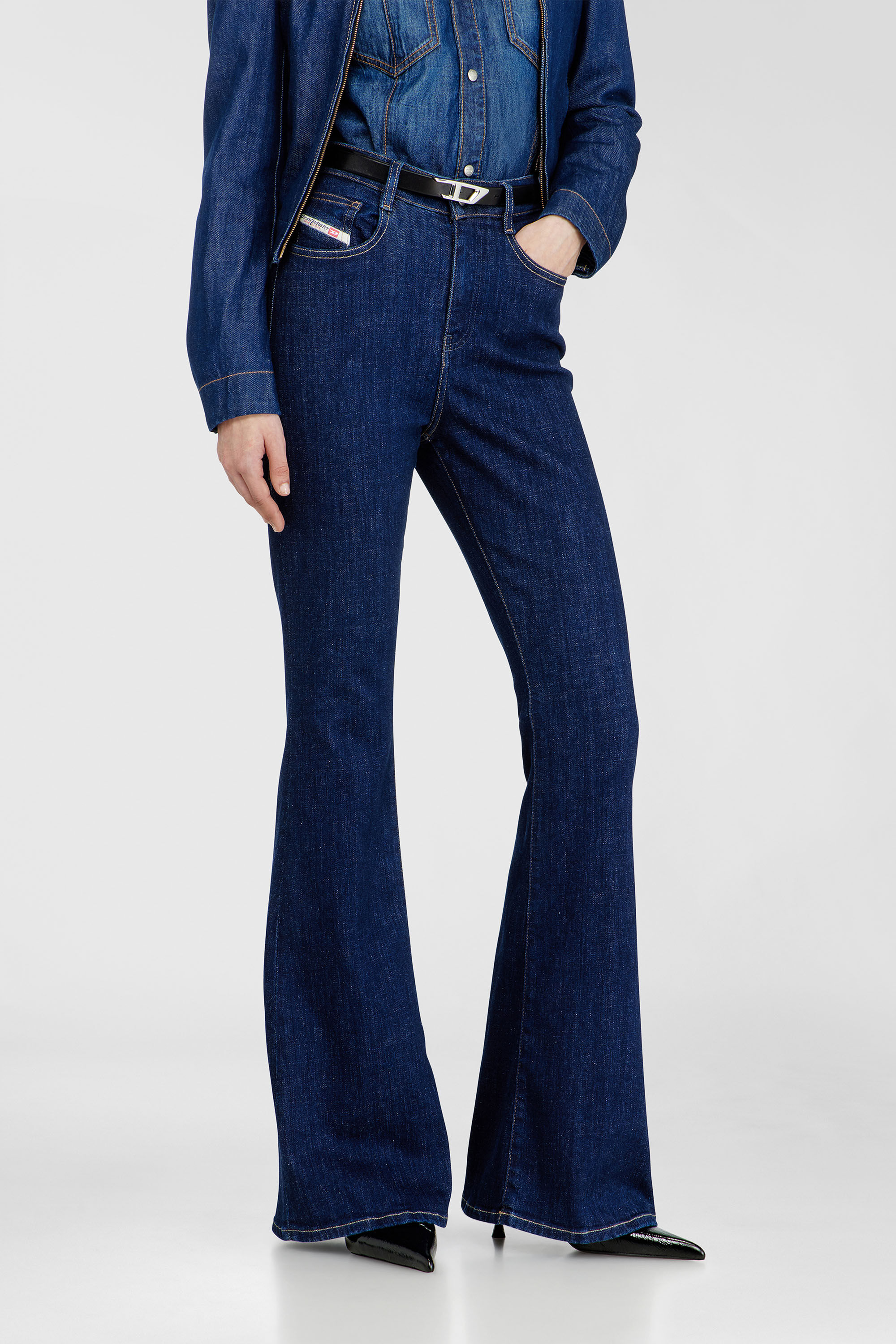 Diesel - Bootcut Jeans 1973 D-Partt 09Q03 Donna, Blu Scuro - Image 7