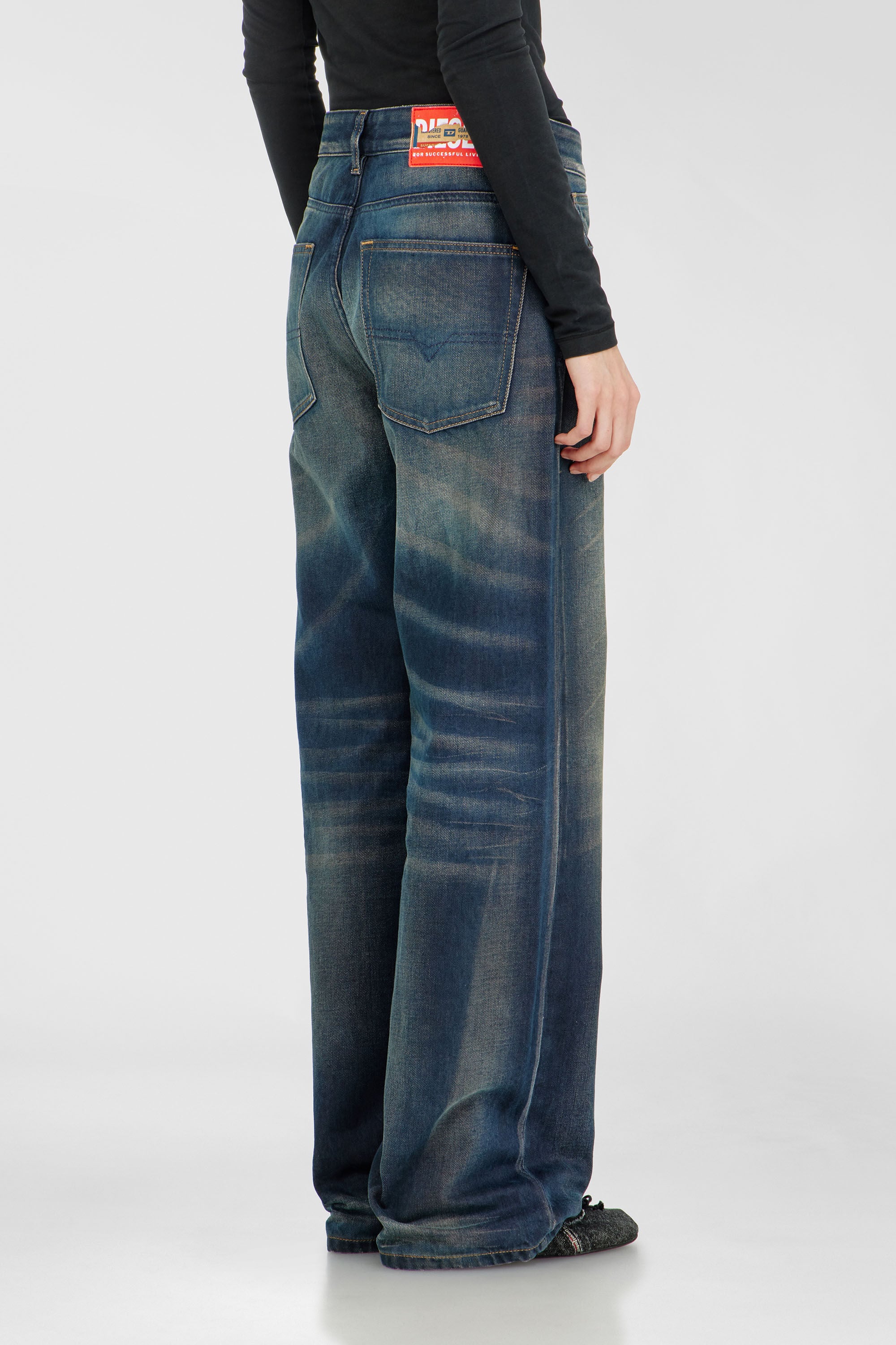 Diesel - Damen Relaxed Jeans 1990 D-Waigee 09R09, Dunkelblau - 5