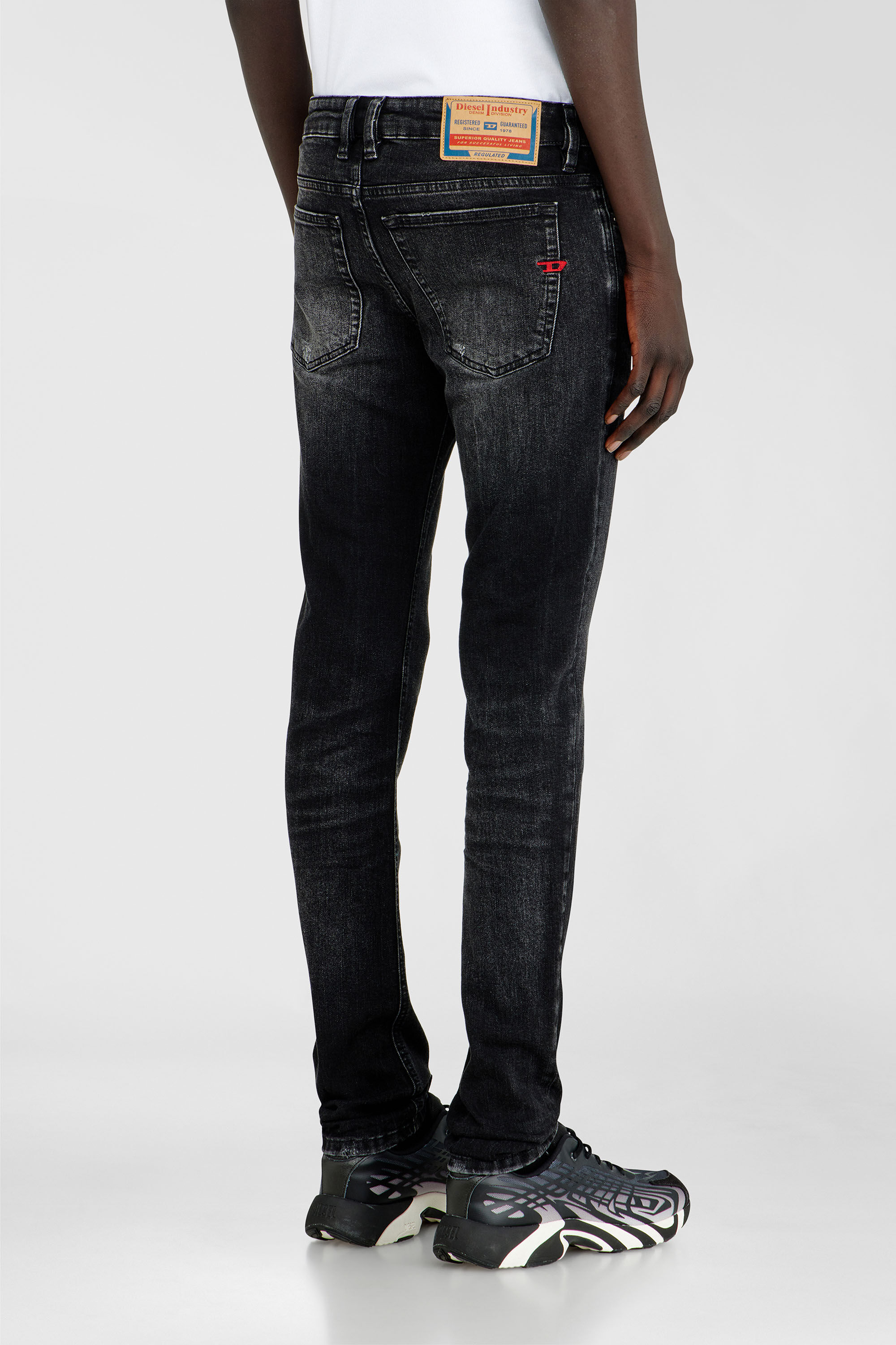 Diesel - Skinny Jeans 1979 Sleenker 0DBDP Uomo, Nero/Grigio scuro - Image 5