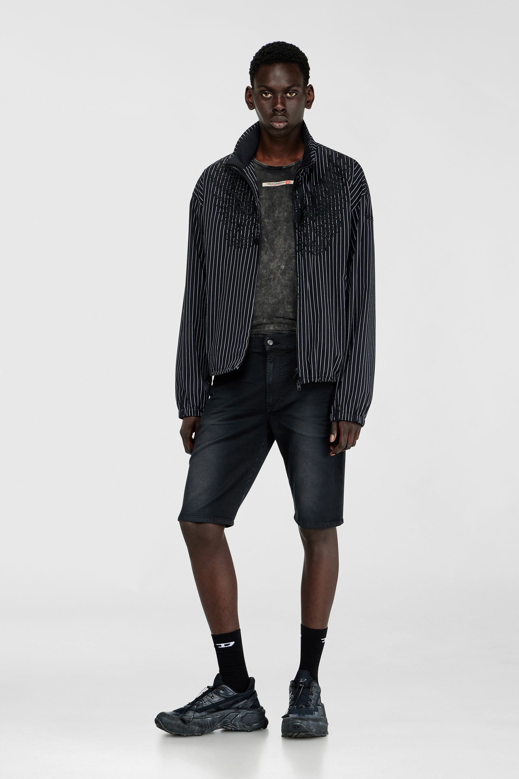 Diesel - 2033 D-KROOLEY-SHORT-BW JOGG, Pantaloni corti slim in denim colorato Uomo in Nero - 1