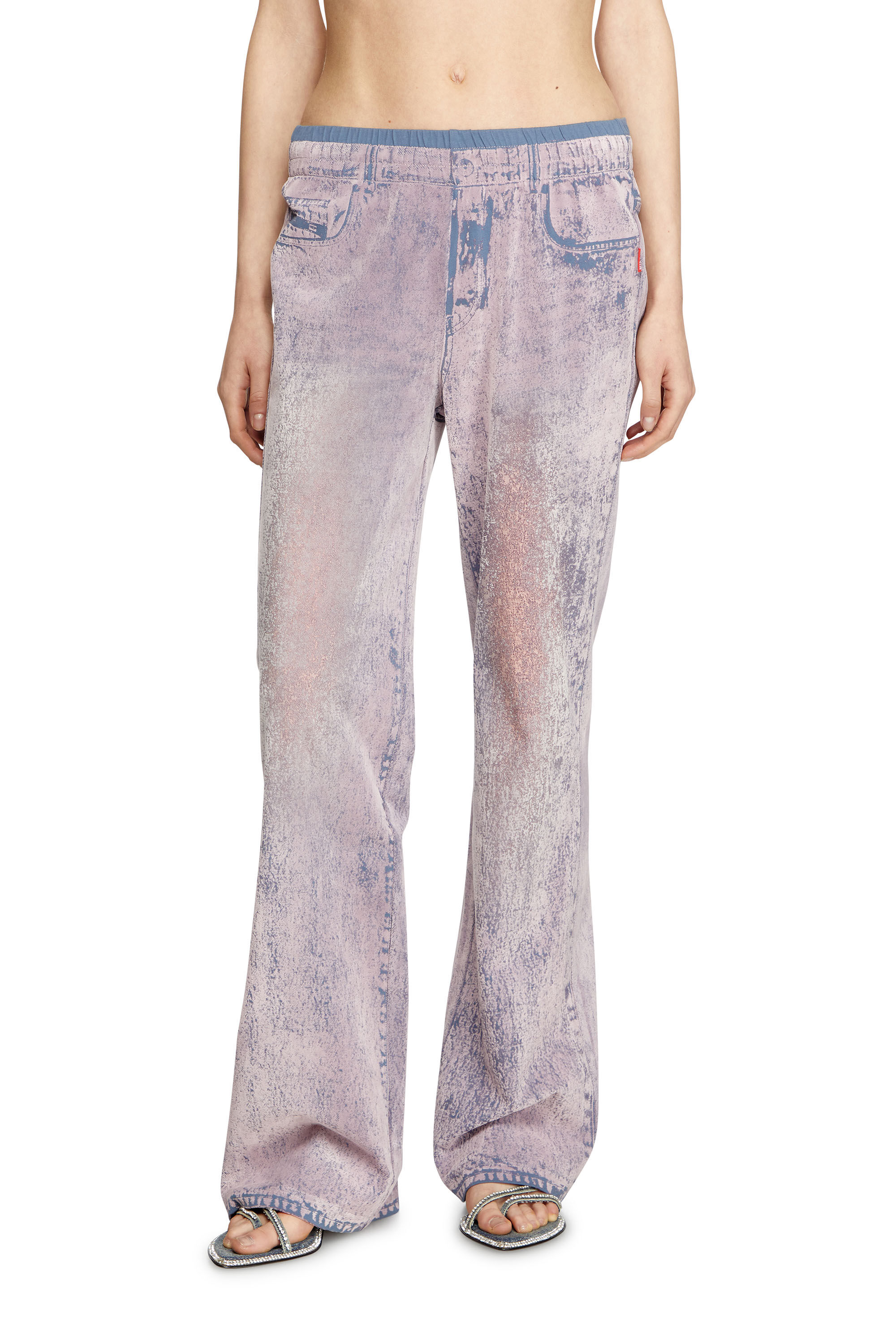 Diesel - P-NERV, Pantaloni tuta wide con trattamento bleach Donna in Viola - 3