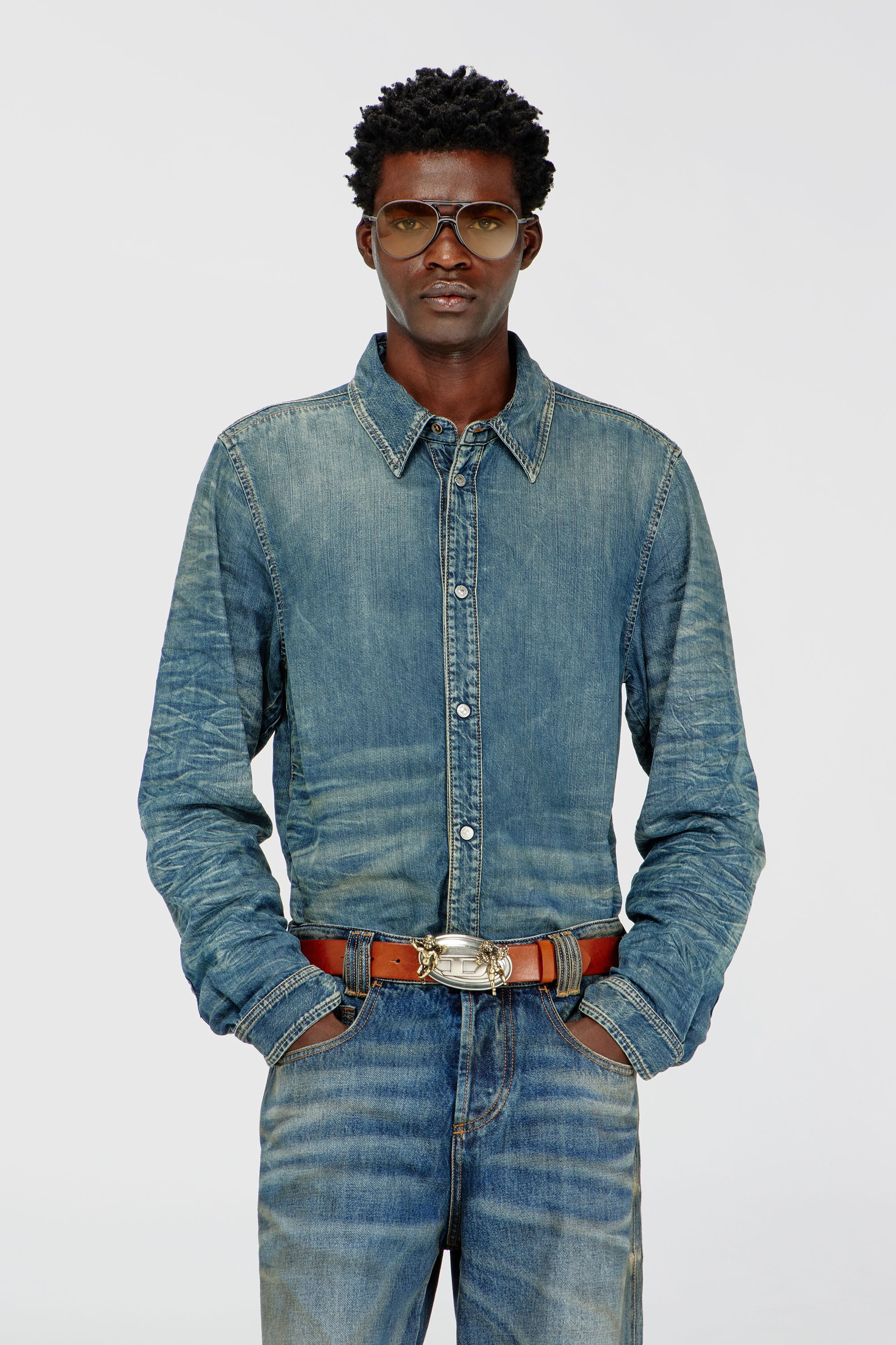 Diesel - D-SYNAR-FSJ4, Camicia in denim effetto dirty e creased Uomo in ToBeDefined - 3