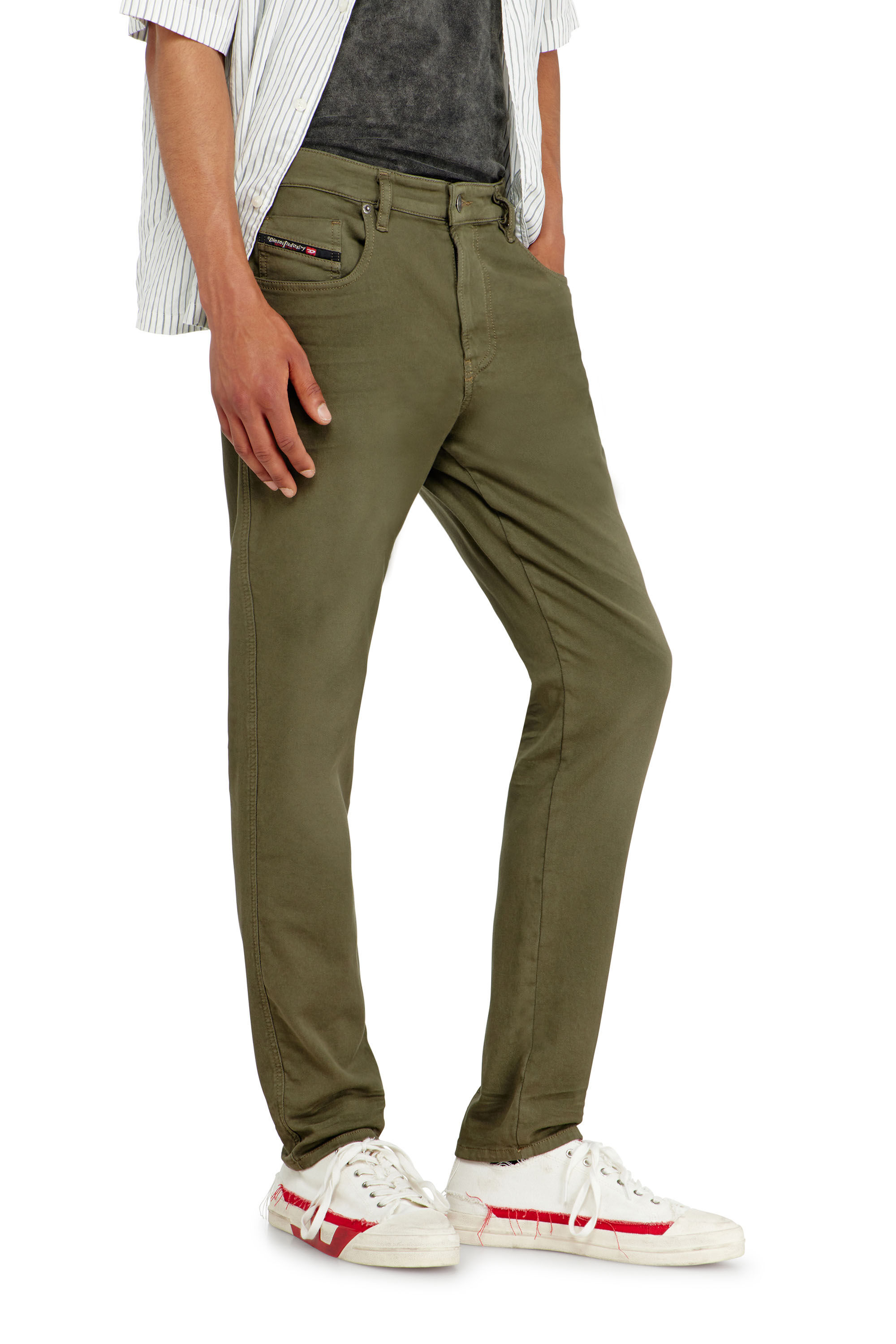 Diesel - Slim 2062 D-Strukt Joggjeans&reg; 0670M Uomo, Verde Militare - Image 5