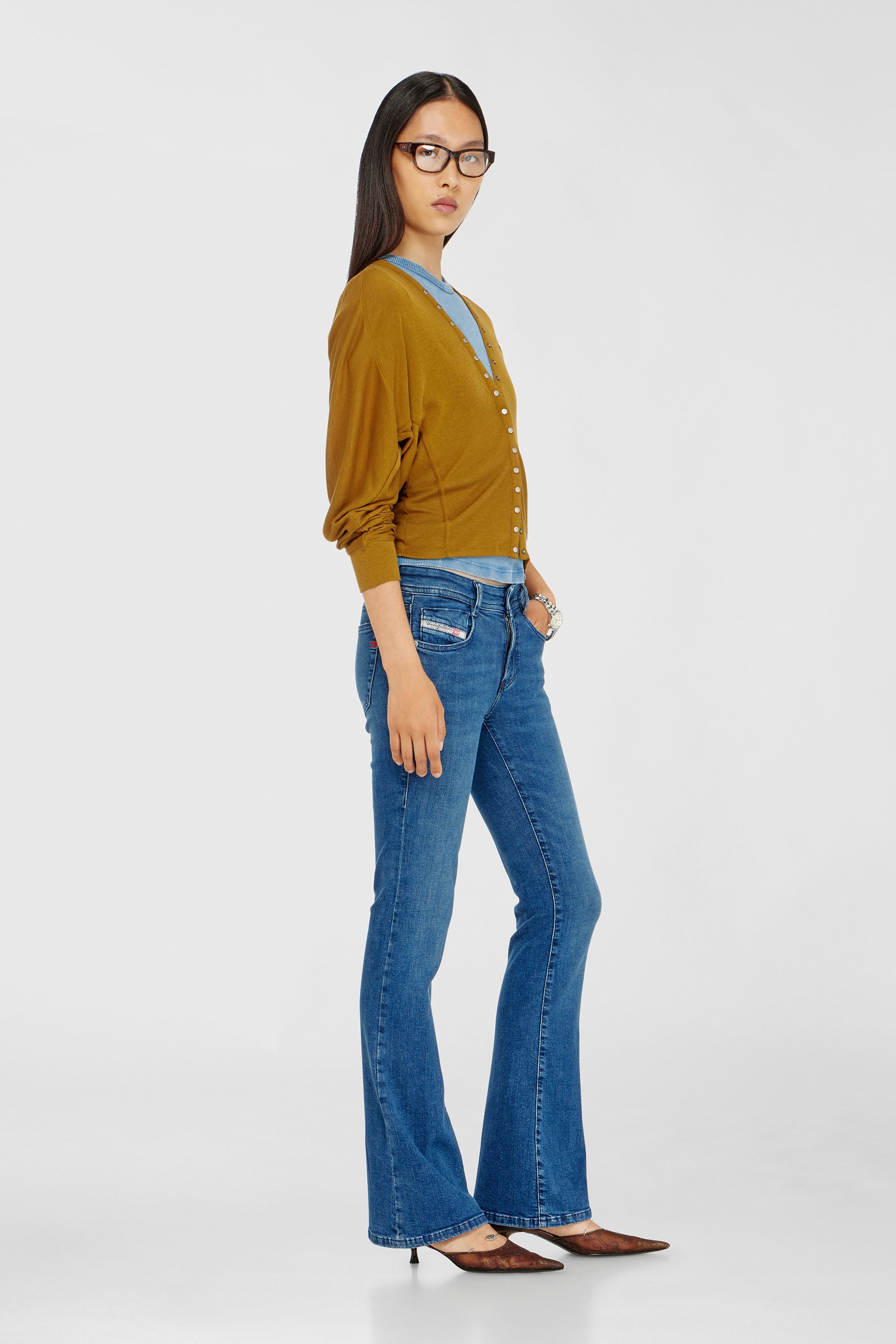 Diesel - Bootcut Jeans 1969 D-Ebbey 0ADBB Femme, Bleu moyen - Image 2