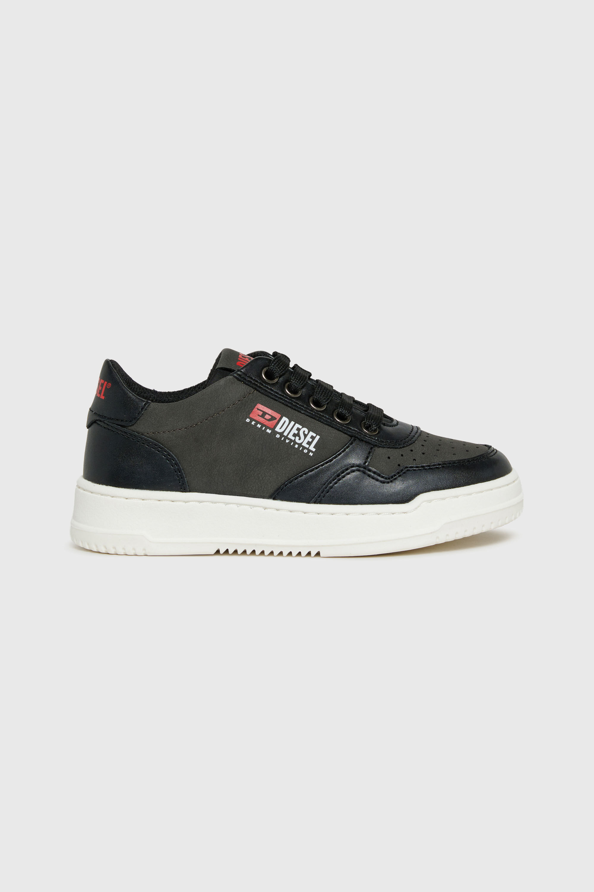 Diesel - S-CASCOUNT, Unisex S-Cascount - Perforierte sneakers mit Logo in Schwarz - 1