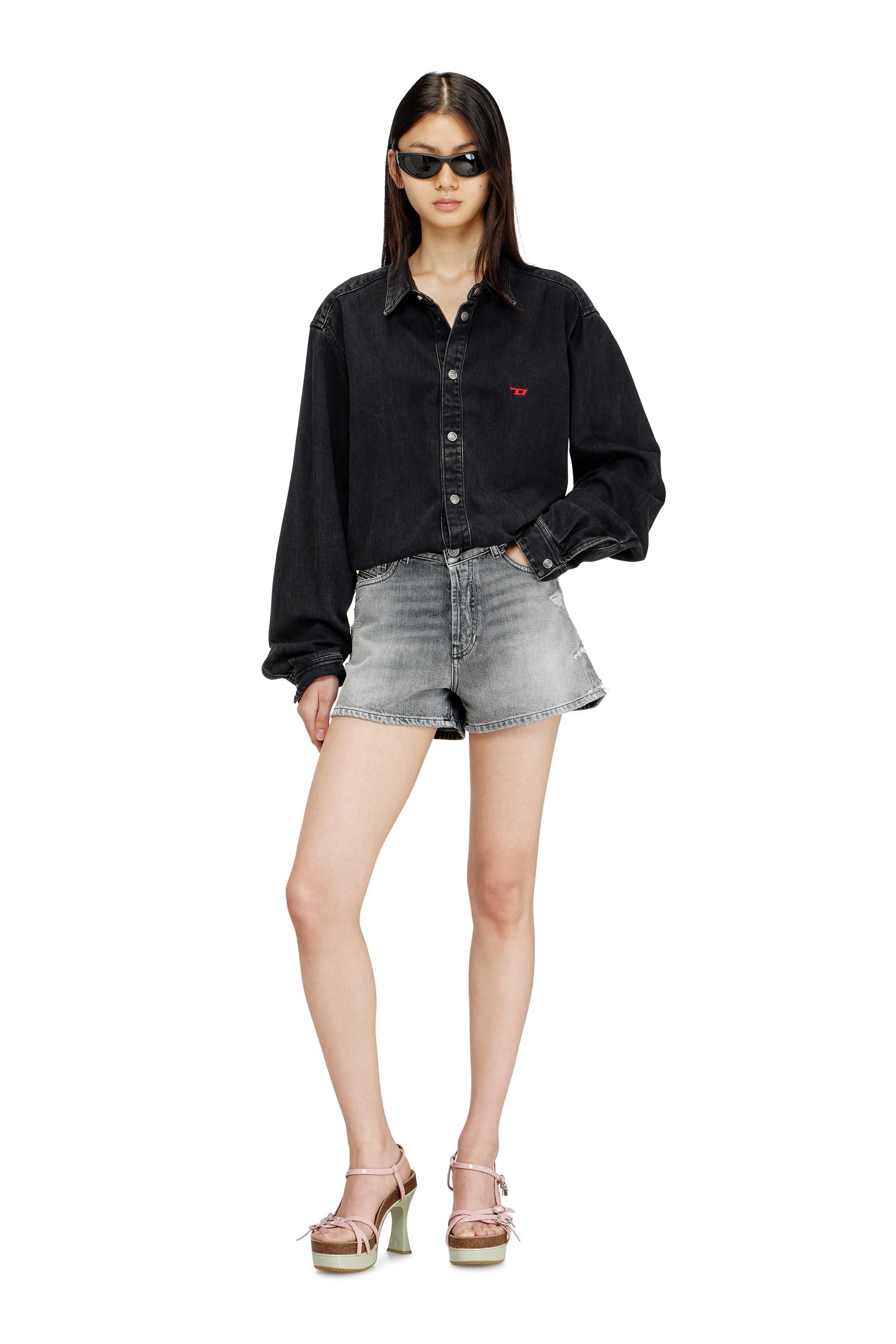 Diesel - DE-HELIOS, Damen Denimshorts mit ausgefranstem Saum in Grau - 1
