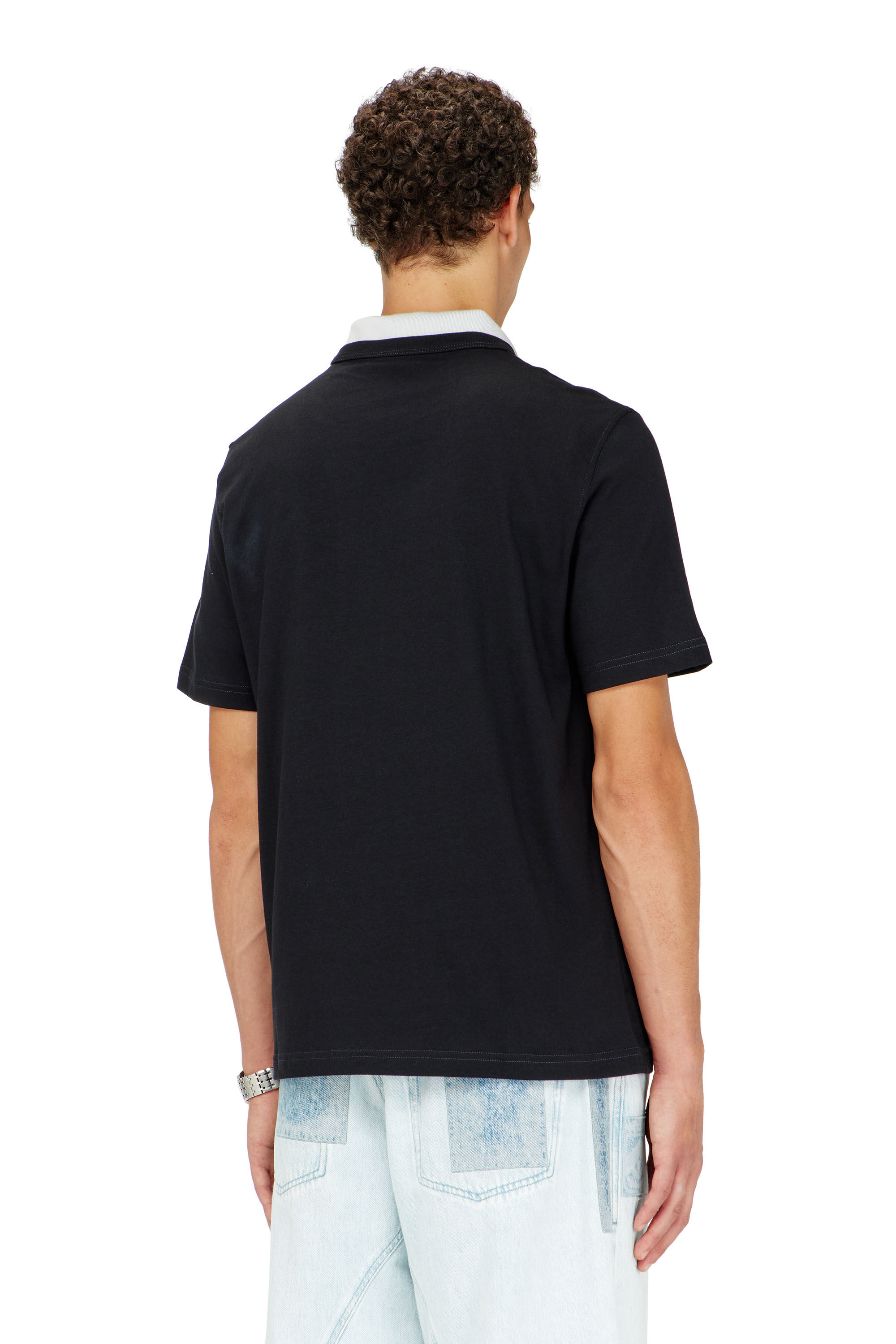 Diesel - T-ADJUST-Q6, T-shirt con logo effetto stropicciato Uomo in Nero - 4