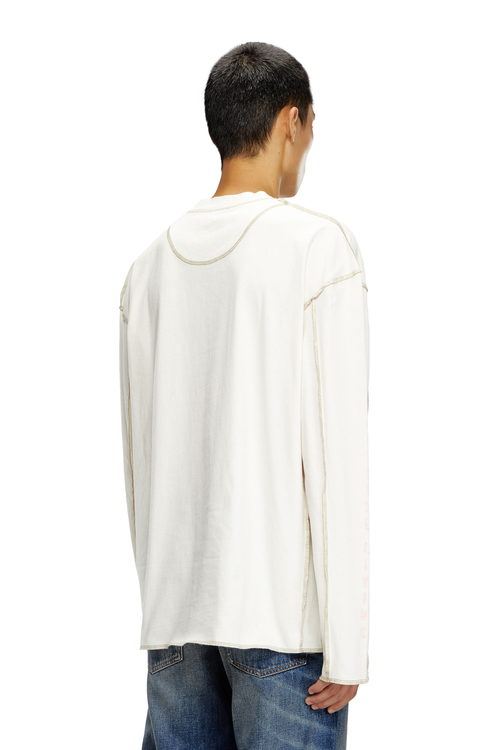 Diesel - T-CRAOR-LS, Homme T-shirt à manches longues avec effet « inside-out » in Blanc - Image 4