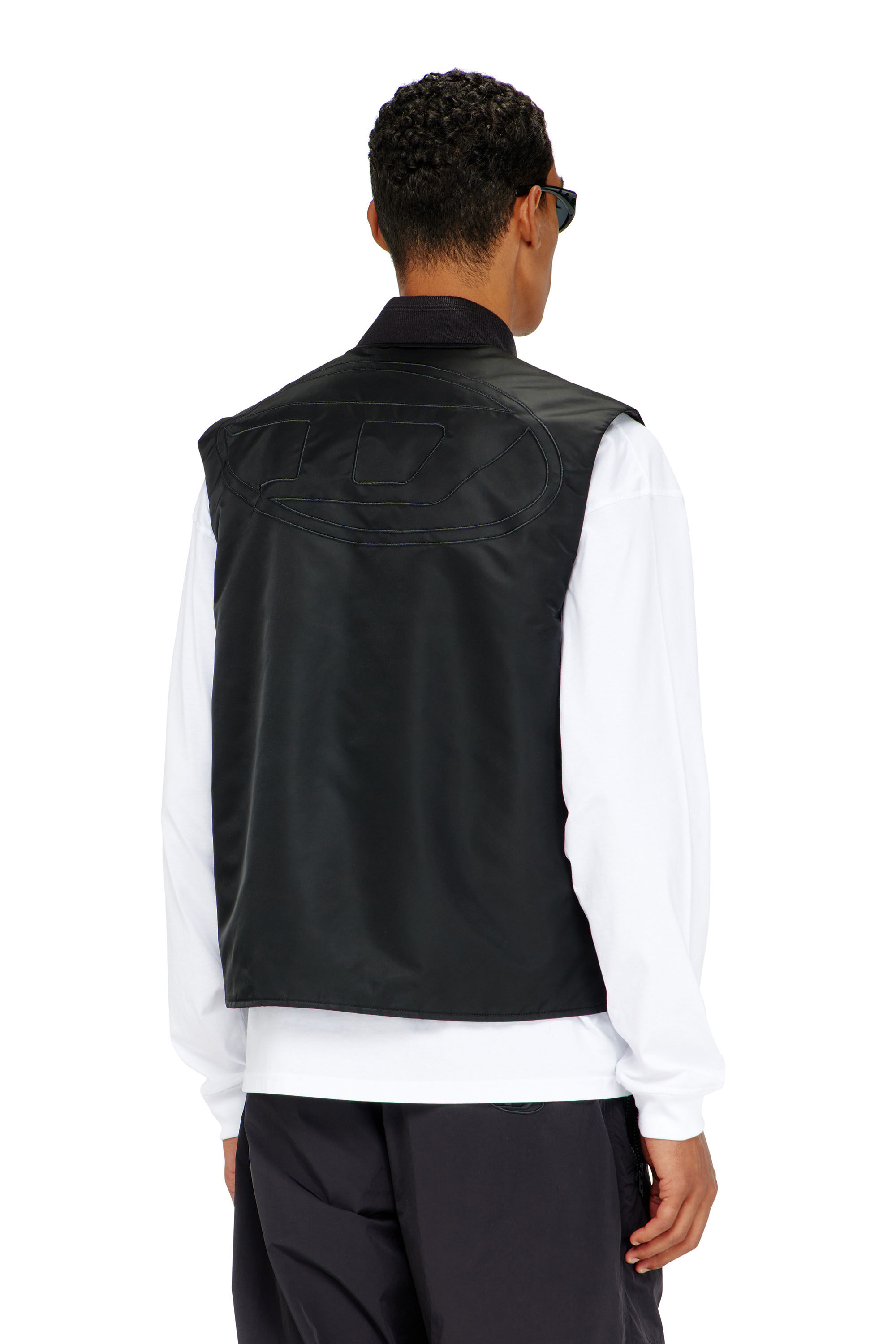 Diesel - W-TYPE-D1-SL, Gilet matelass&eacute; en satin avec broderie Oval D Homme in Noir - 4