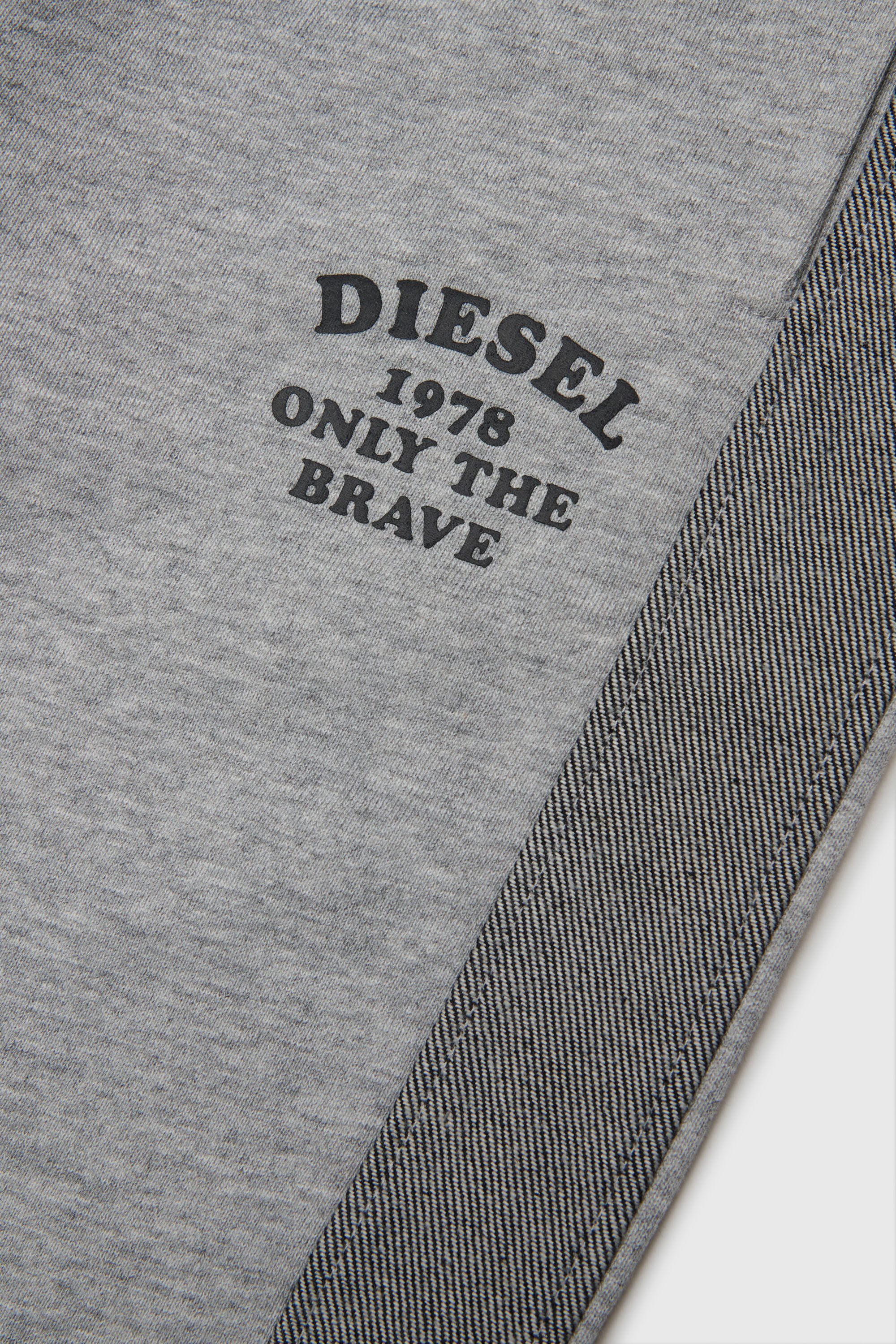 Diesel - PTEAN, Pantaloni da tuta con bande laterali in denim Uomo in Grigio - 4