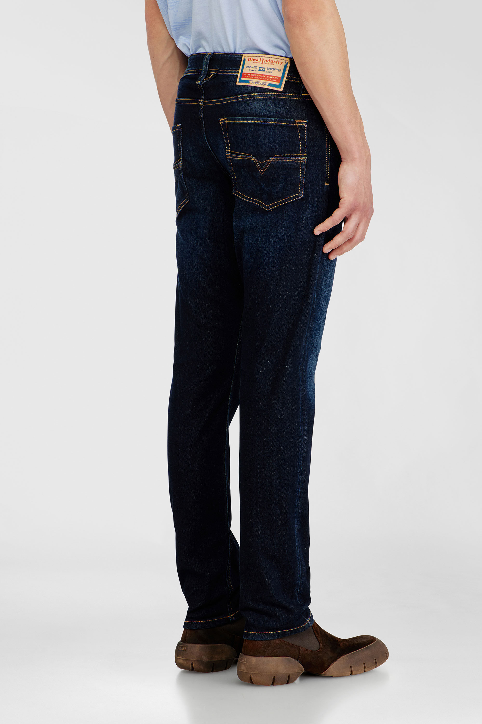 Diesel - Regular Jeans 1986 Larkee-Beex 09Q15 Homme, Bleu Fonc&eacute; - Image 5