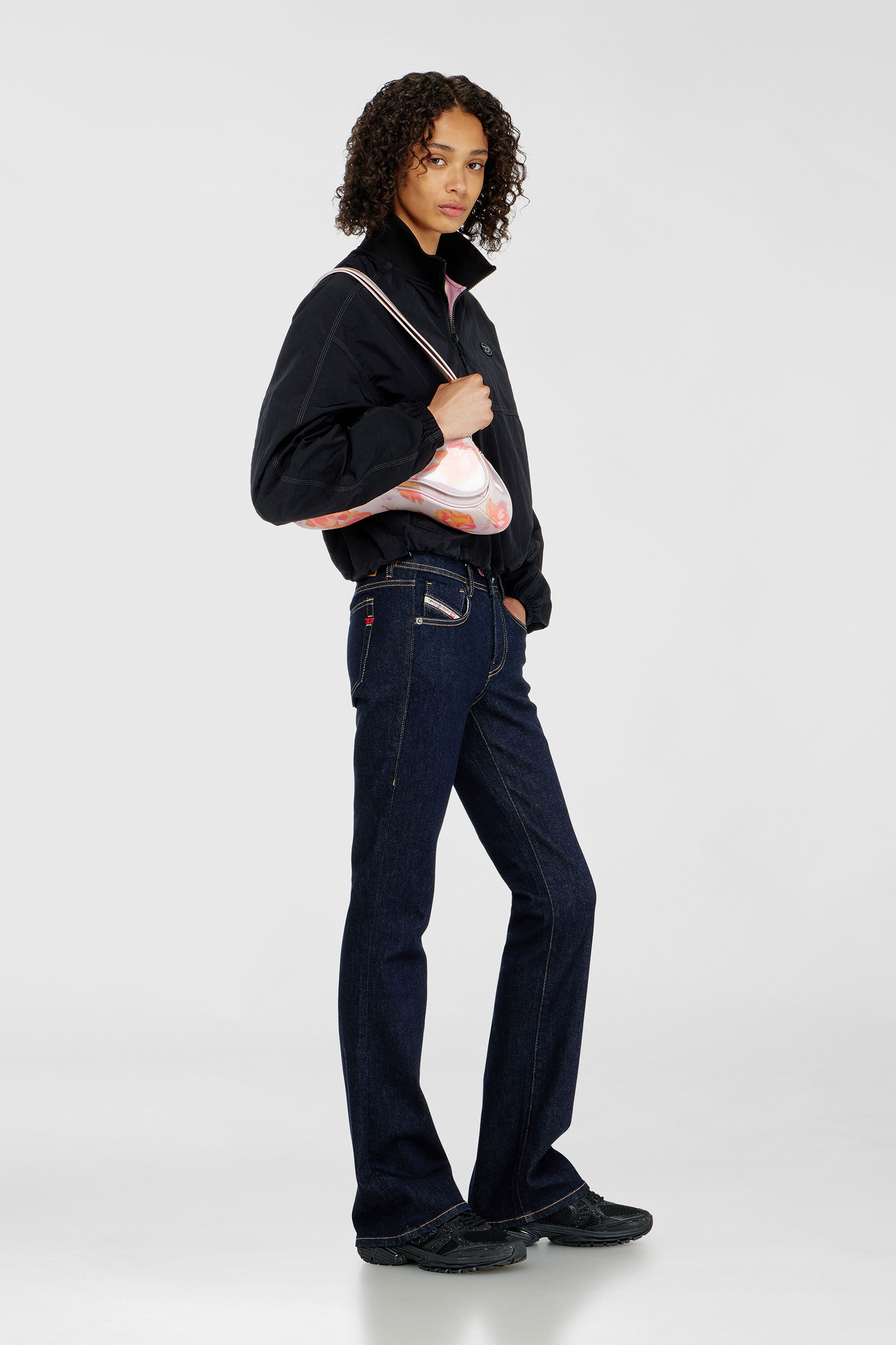 Diesel - Bootcut Jeans 1969 D-Ebbey 0HDBM Femme, Bleu Fonc&eacute; - Image 2