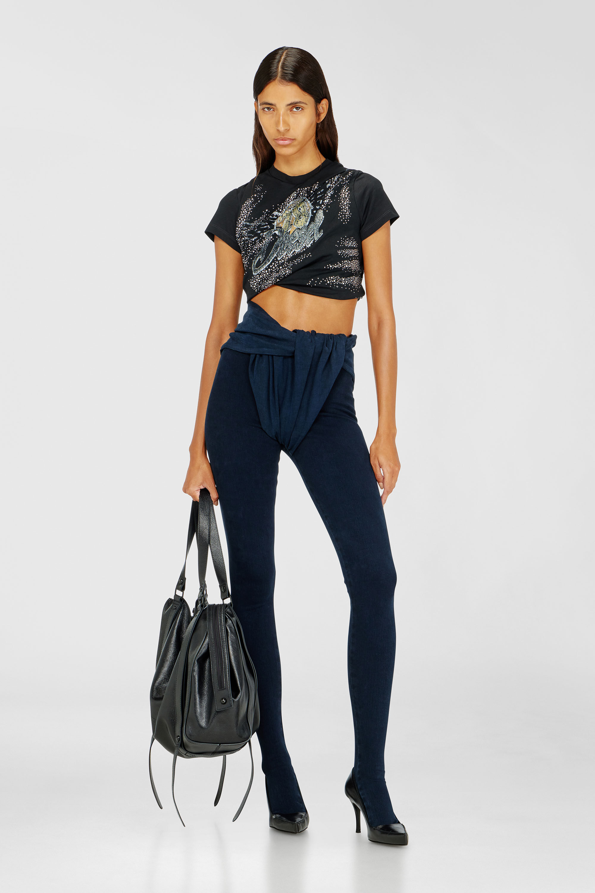 Diesel - T-WINCY, T-shirt arricciata in jersey a doppio strato Donna in Nero - 1