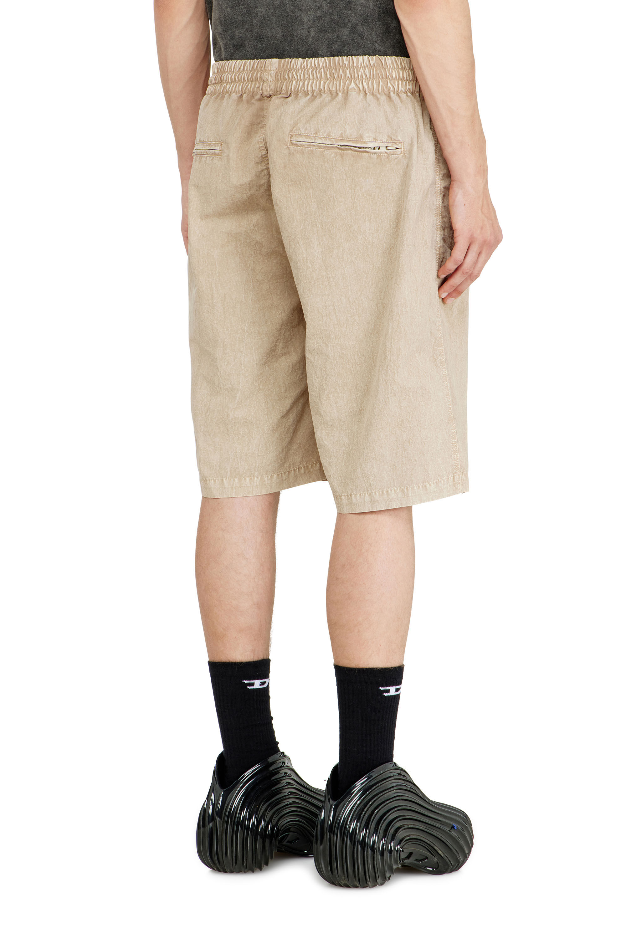 Diesel - P-THECK-SHORT-PLBH, Pantaloni corti in nylon lavorato Uomo in Beige - 4
