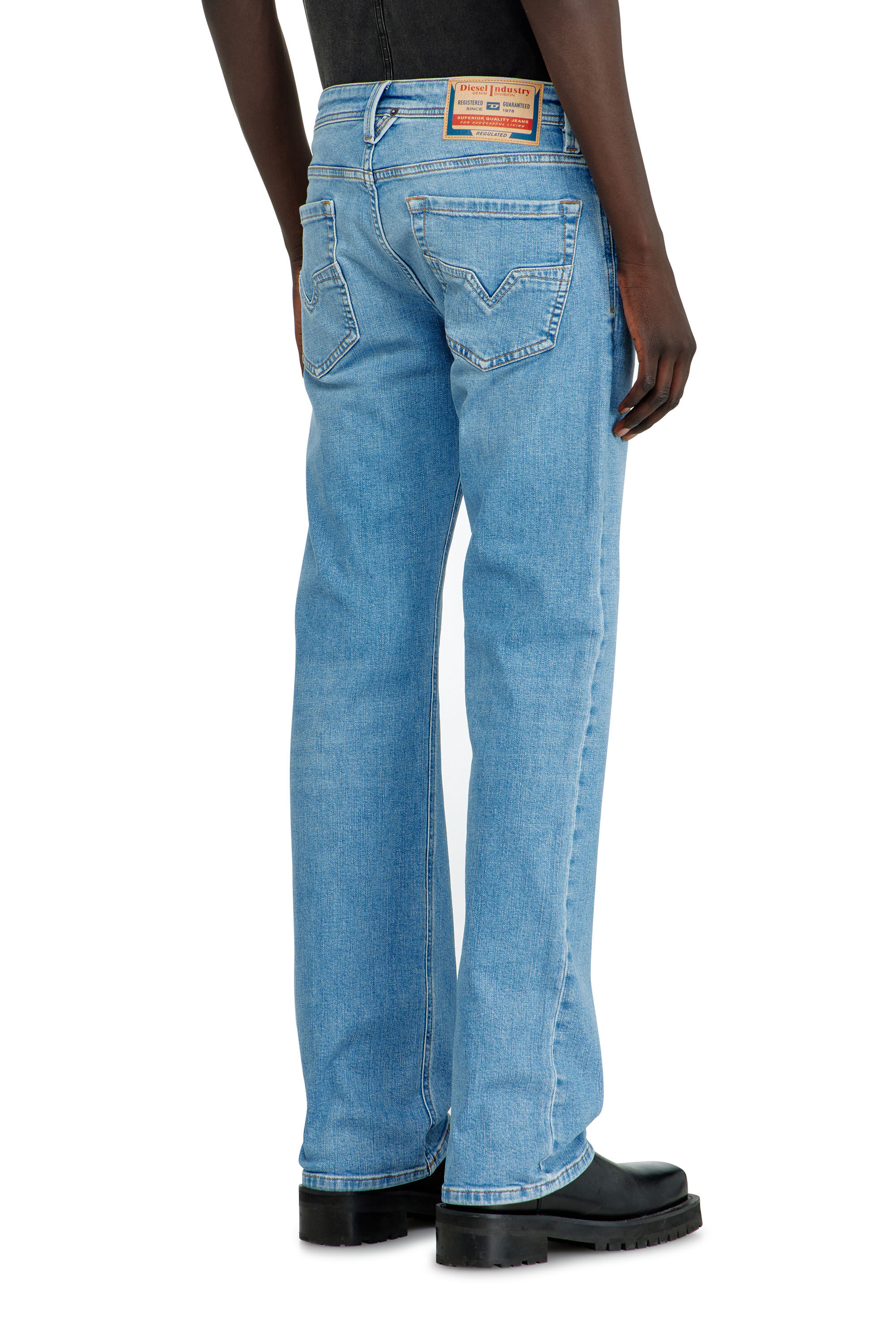 Diesel - Regular Jeans 1985 Larkee 0HDBJ Homme, Bleu Clair - Image 5