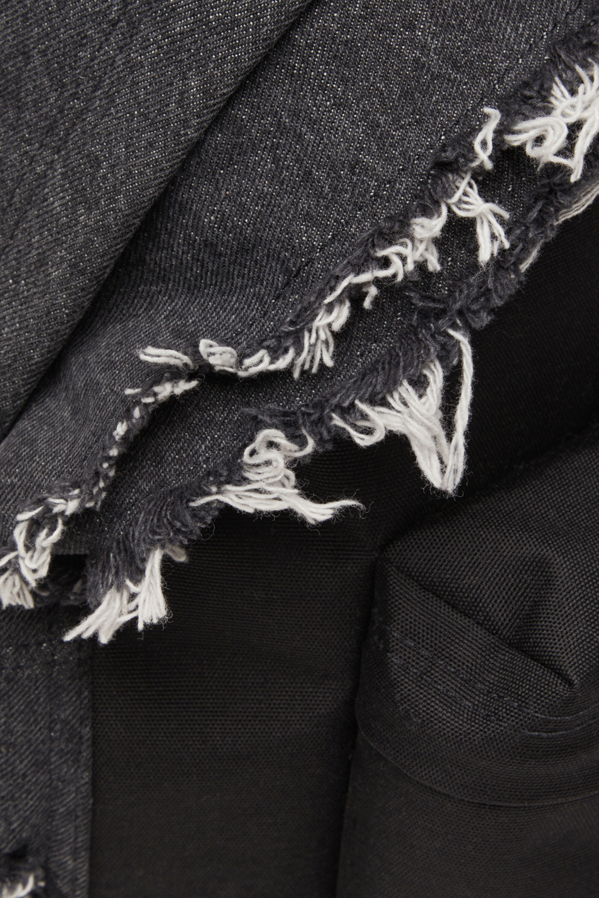 Diesel - DIESEL DAY PAK'R, Sac à dos en denim effet destroy et CORDURA® Mixte in Noir - 6