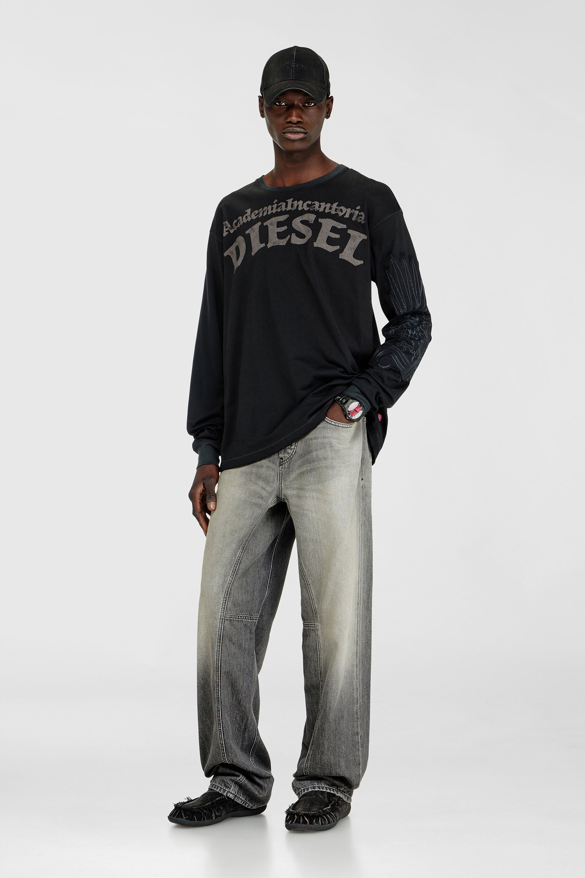 Diesel - T-NORM-LS-AA3, T-shirt manches longues avec imprim&eacute;s et patchs Homme in Noir - 1