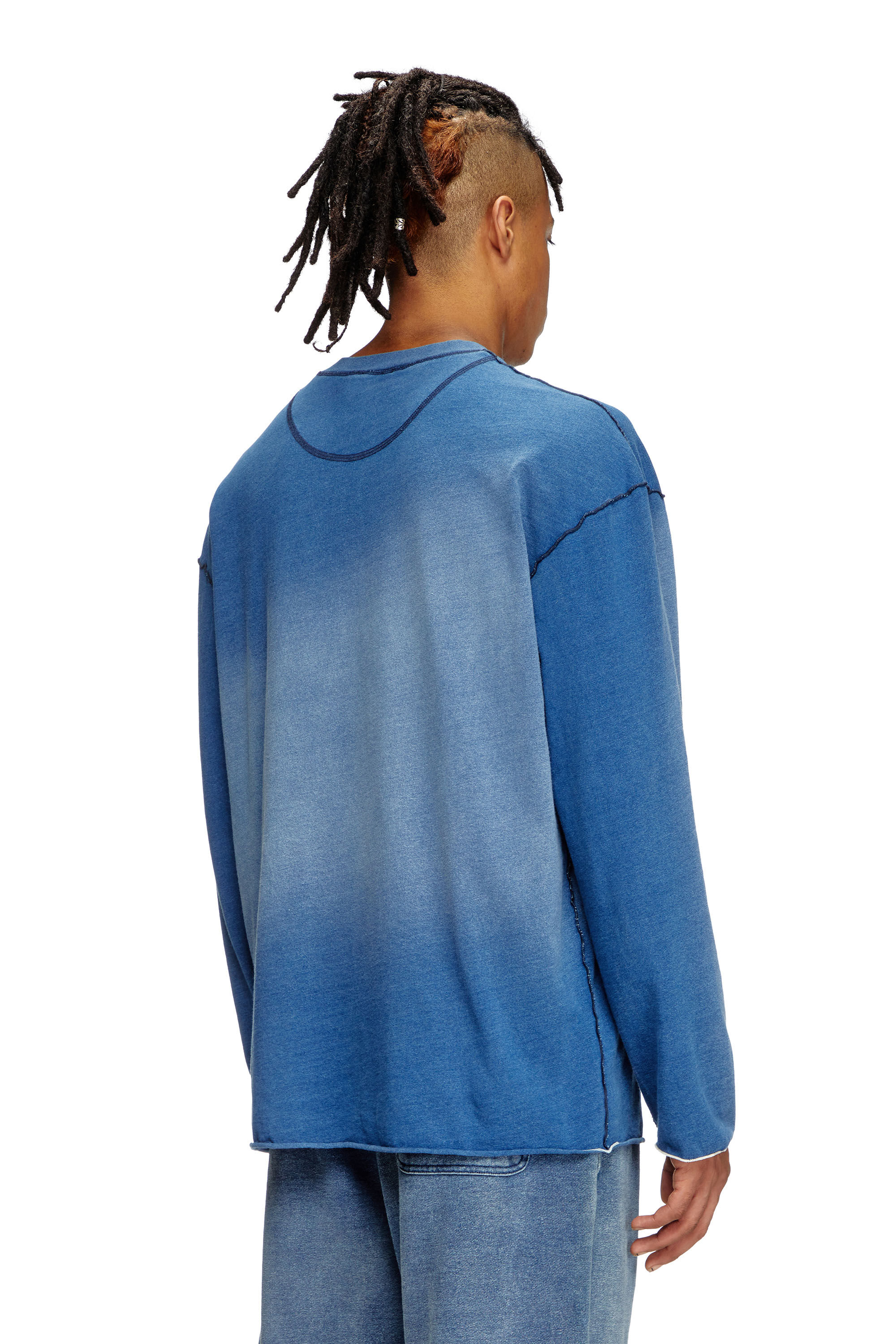 Diesel - T-CRAO-LS, T-shirt délavé à manches longues avec micro logo Homme in Bleu - 4