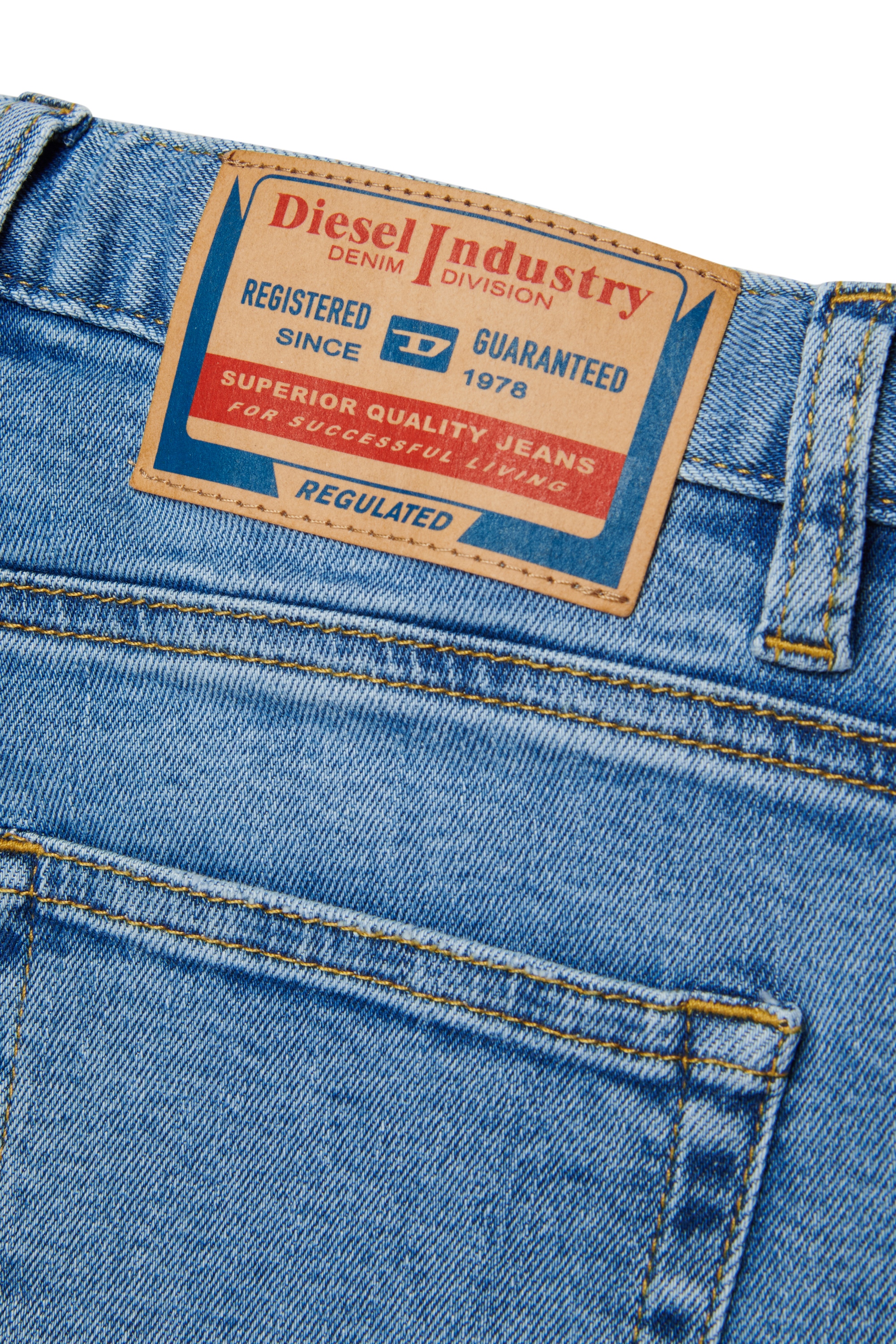 D-ARGJX-SHORT-J, Hellblau