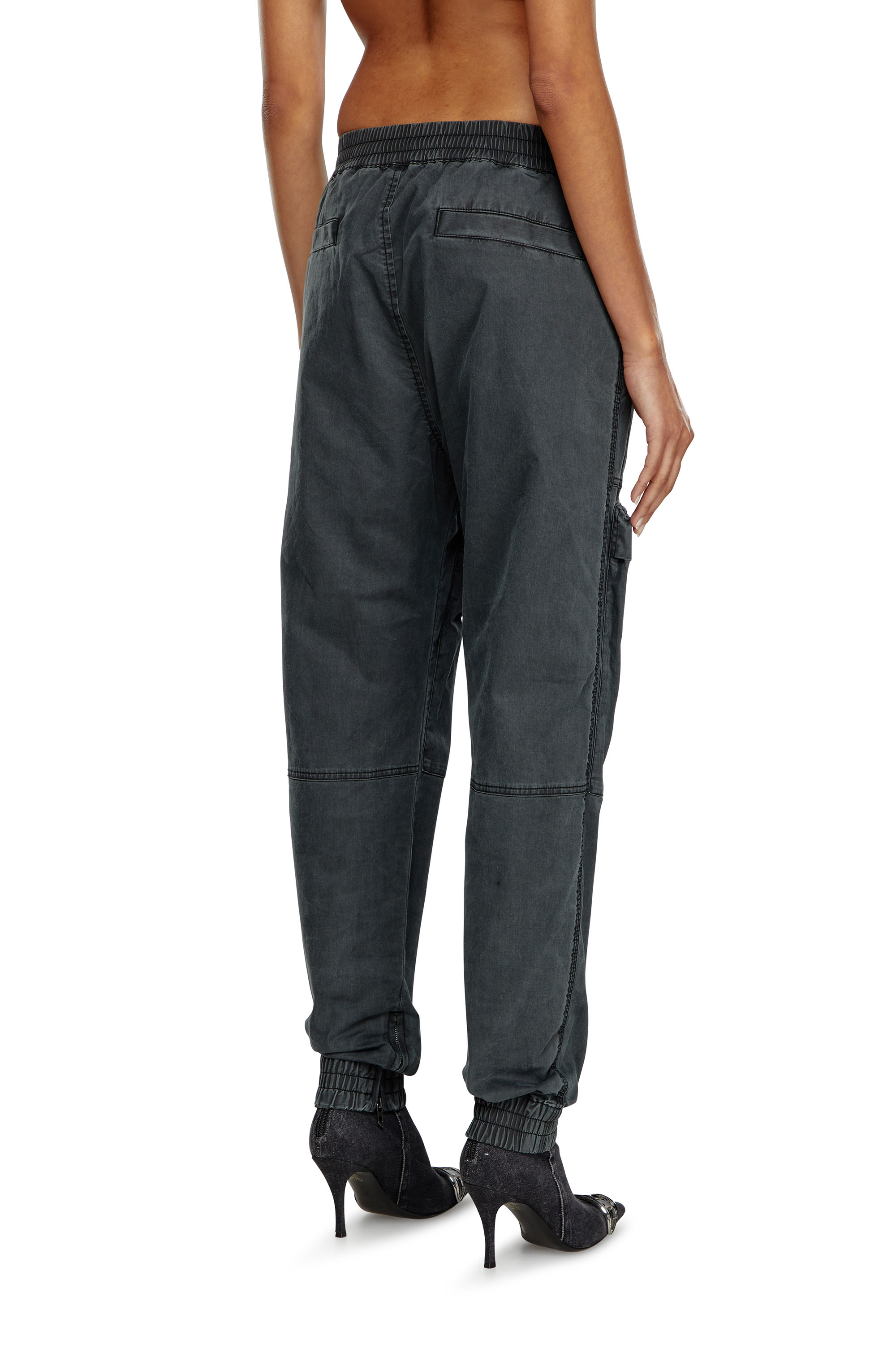 Diesel - P-RIDE, Pantalon de survêtement cargo en micro-sergé Femme in Noir - 4