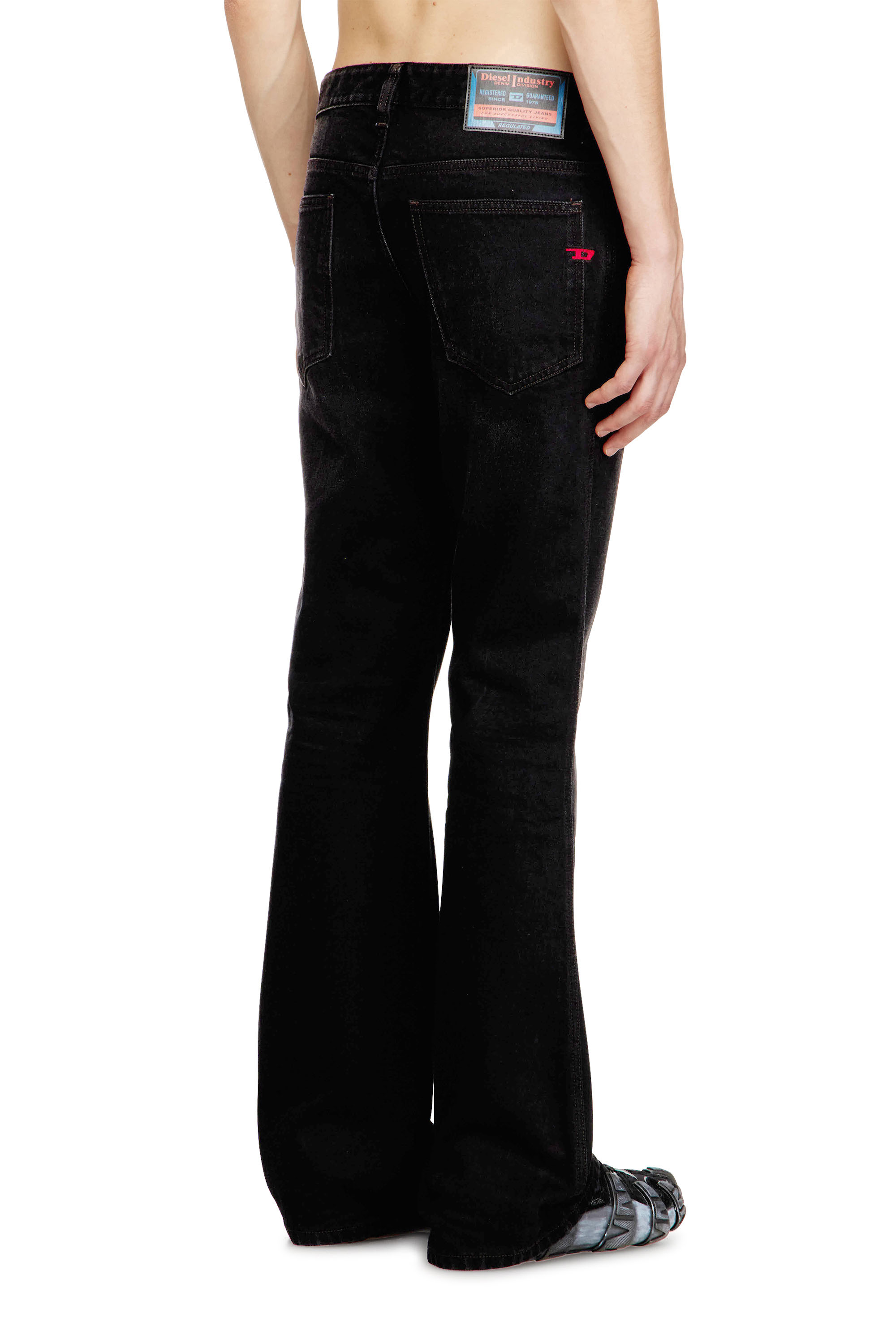Diesel - Bootcut Jeans 1998 D-Buck 0ADBV Uomo, Nero - Image 4