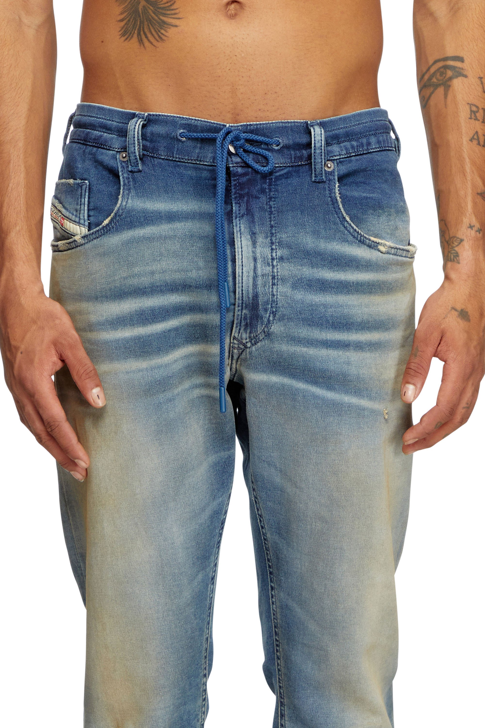 Diesel - Regular 2030 D-Krooley Joggjeans® 068PQ Uomo, Blu medio - Image 5