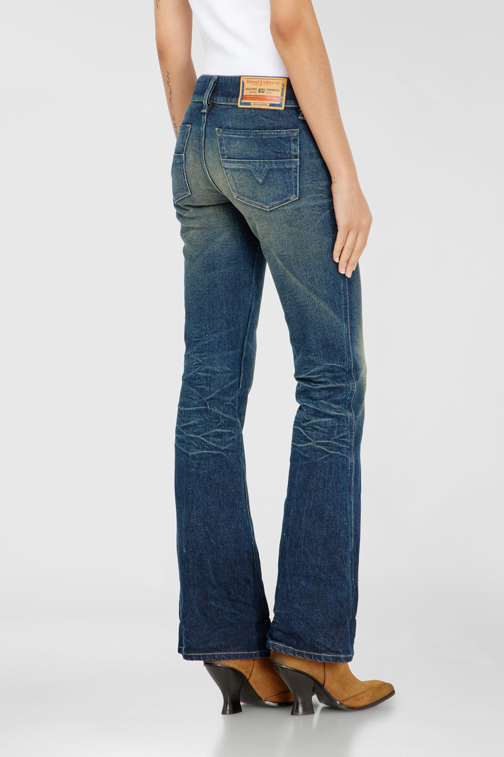 Diesel - Damen Bootcut Jeans D-Hush 007EH, Dunkelblau - 5