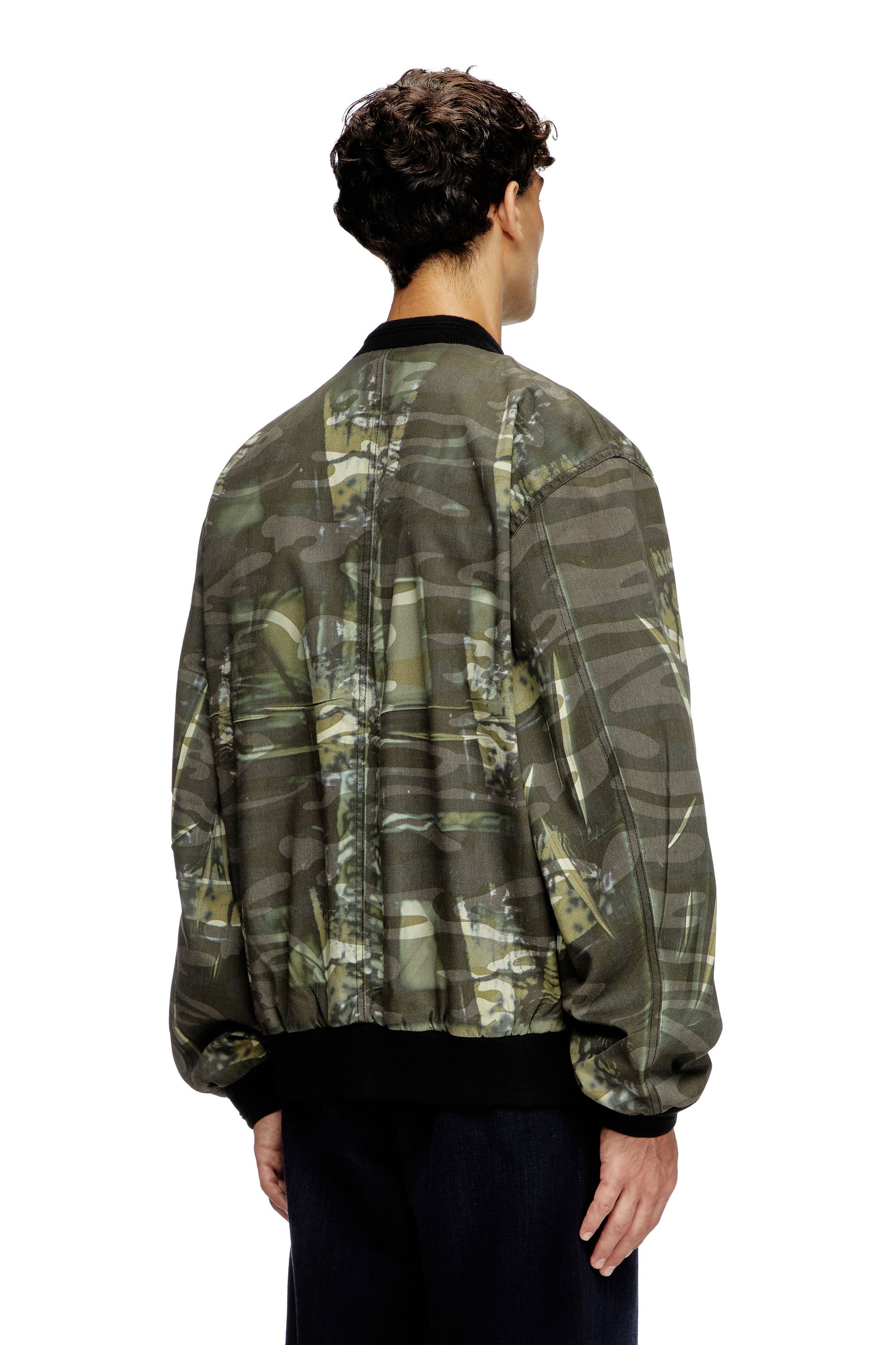 Diesel - J-MERTZ, Herren Camouflage-Jacke mit Knitter-Print in Armeegrün - 3