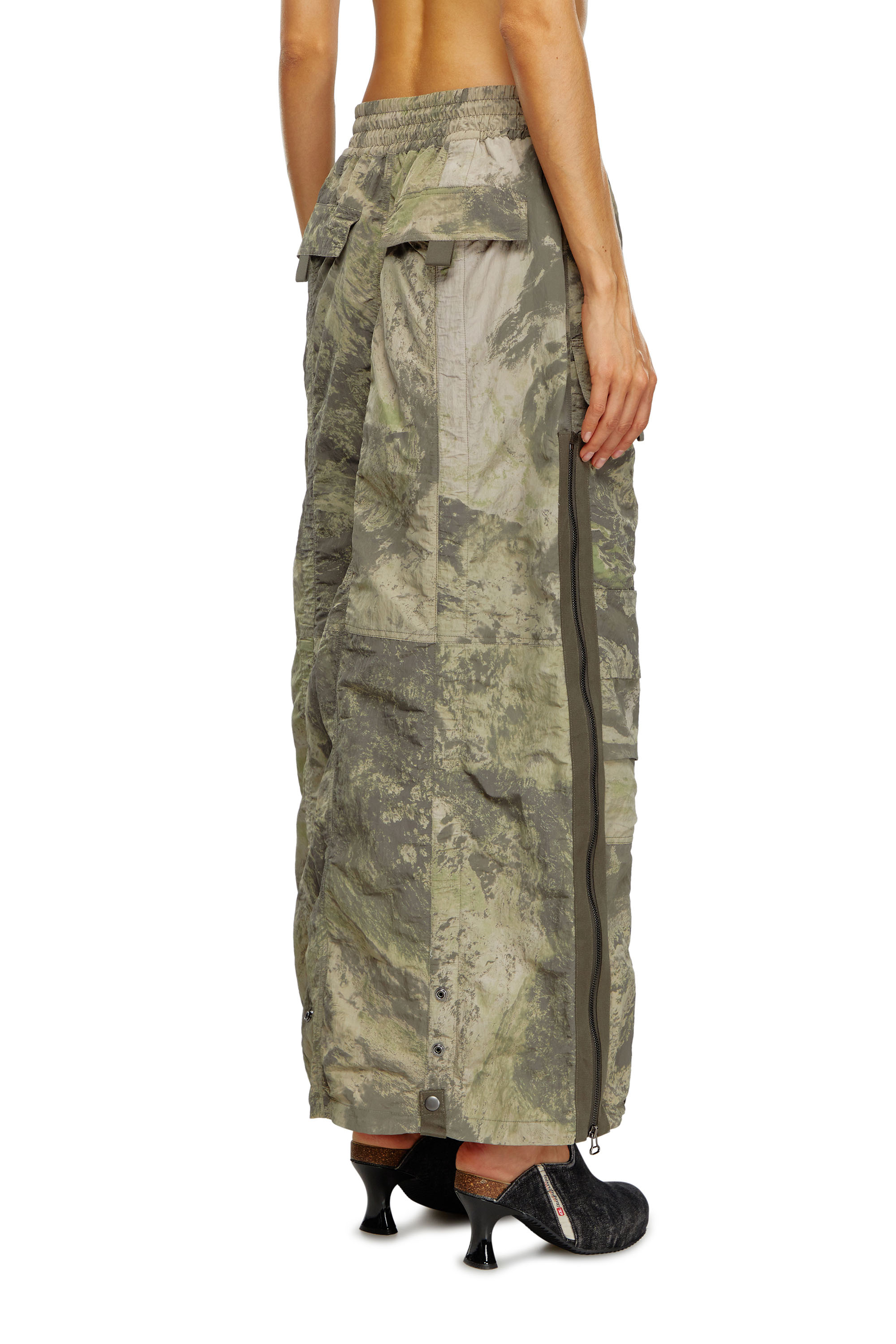 Diesel - O-CREP-N1, Femme Jupe longue avec poches cargo in Vert - Image 3