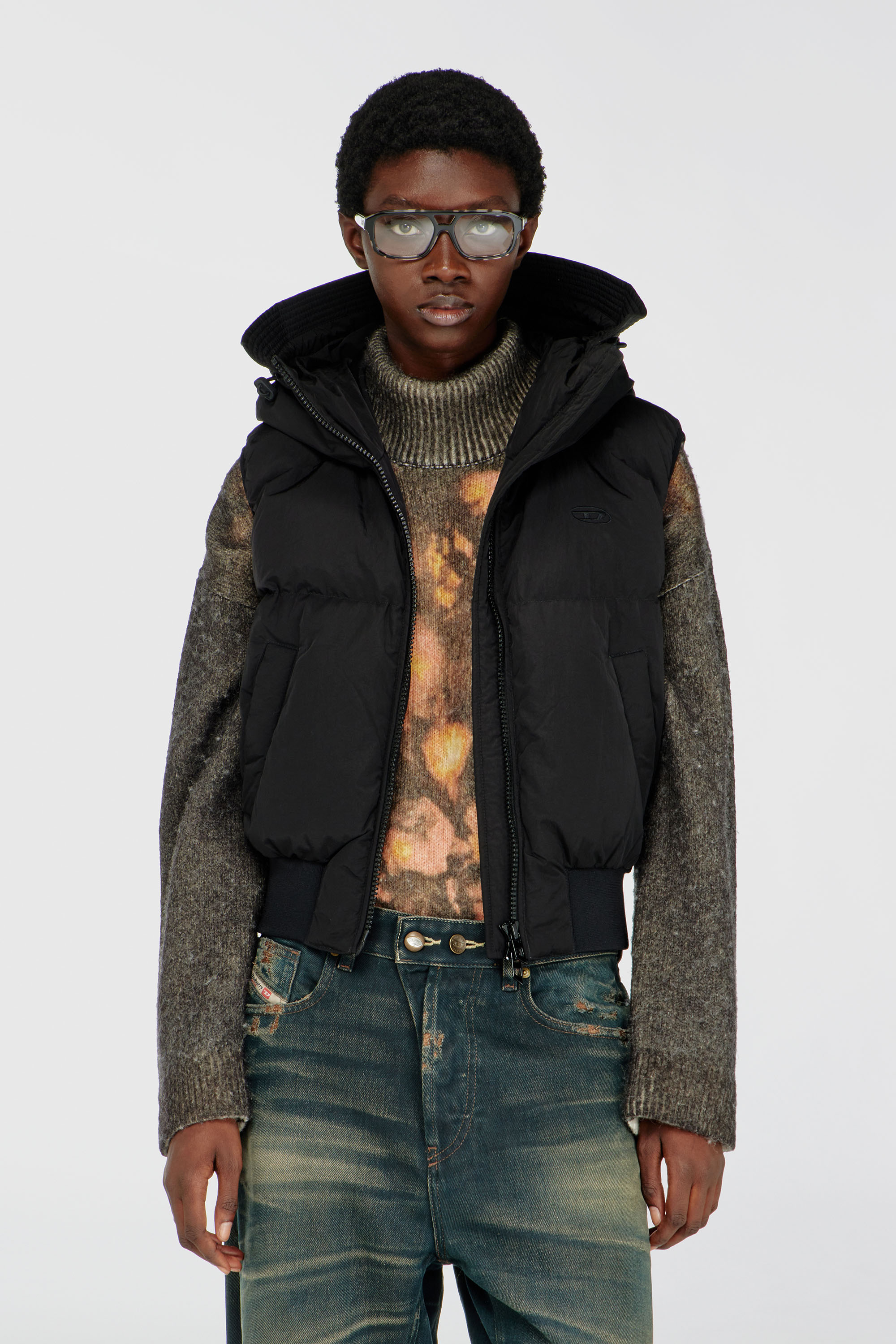 Diesel - W-PEYT-SSL-NEW-P1, Gilet sans manches &agrave; capuche en nylon froiss&eacute; Femme in Noir - 1