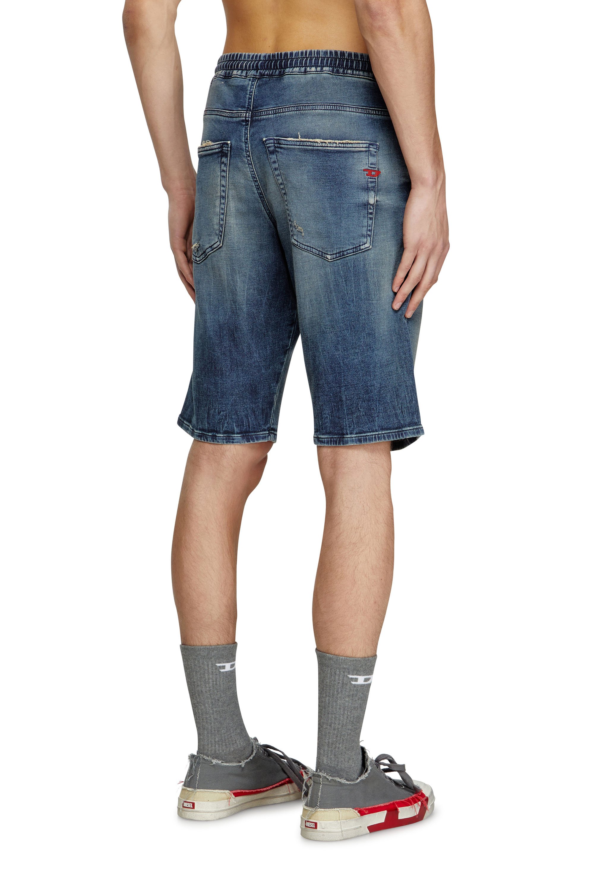 Diesel - 2033 D-KROOLEY-SHORT JOGG, Short chino en JoggJeans Homme in Bleu - 4