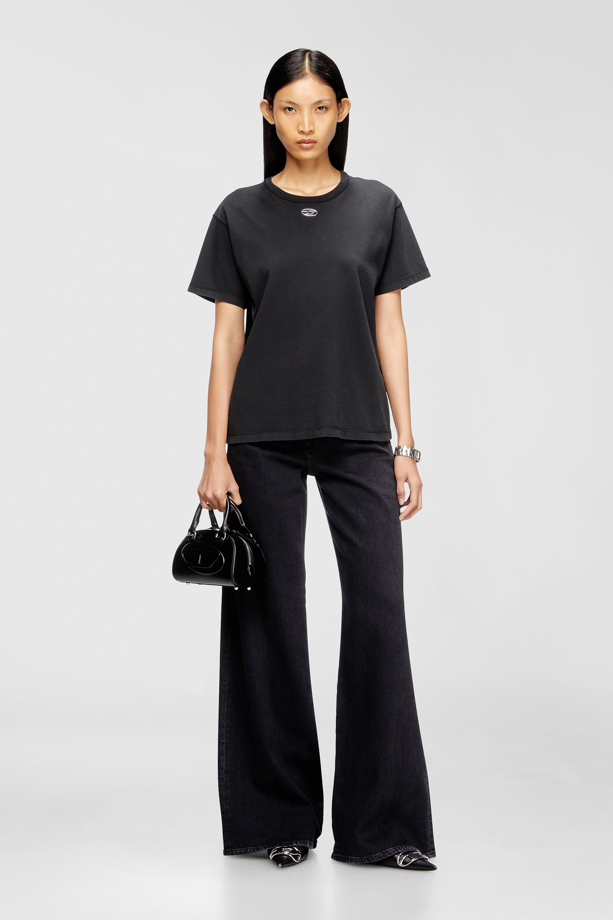 Diesel - T-NORMY-OD-S1, T-shirt in cotone con Oval D metallizzato Donna in Nero - 2