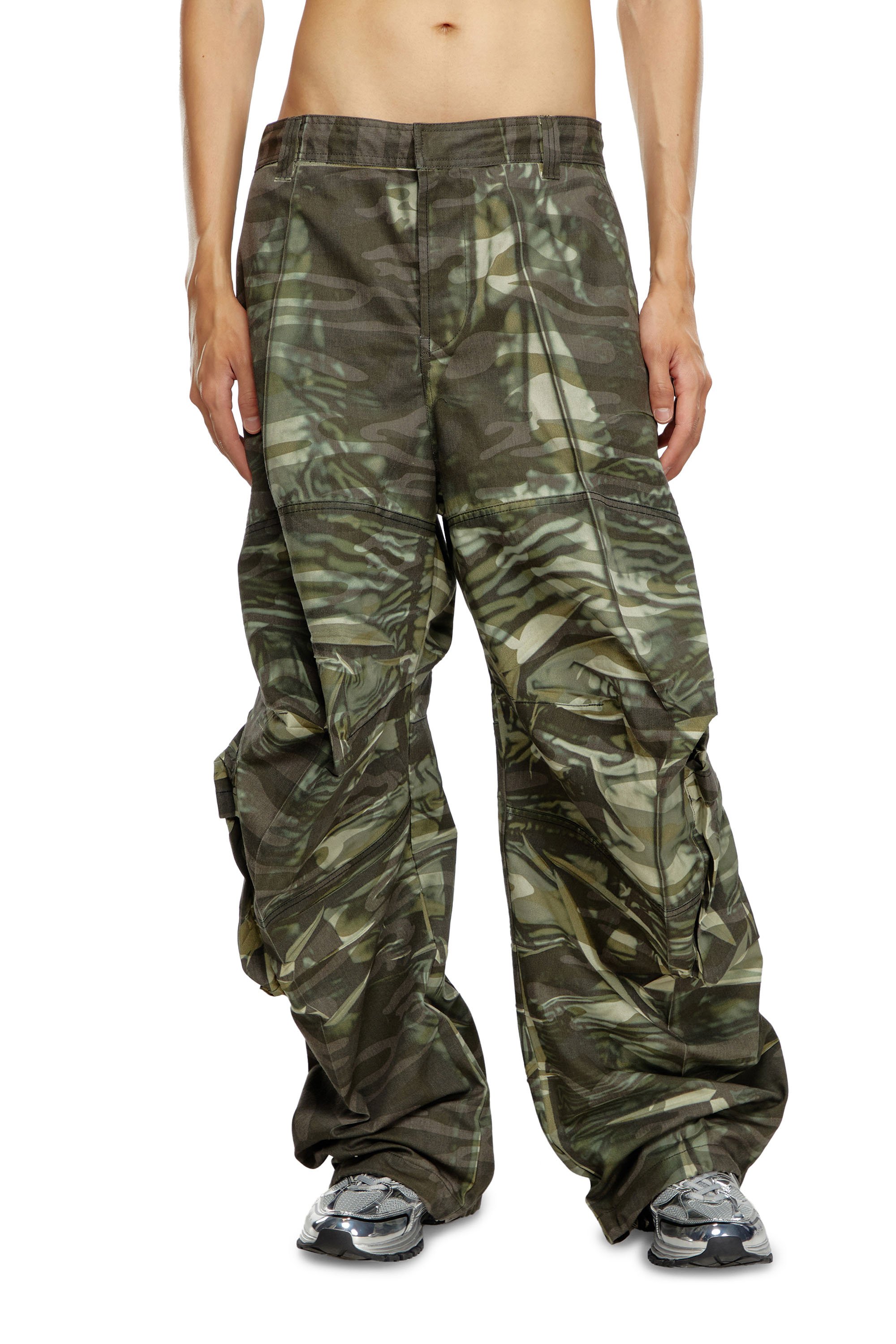 Diesel - P-ARNE, Pantalon cargo camouflage avec imprimé froissé Homme in Vert - 1