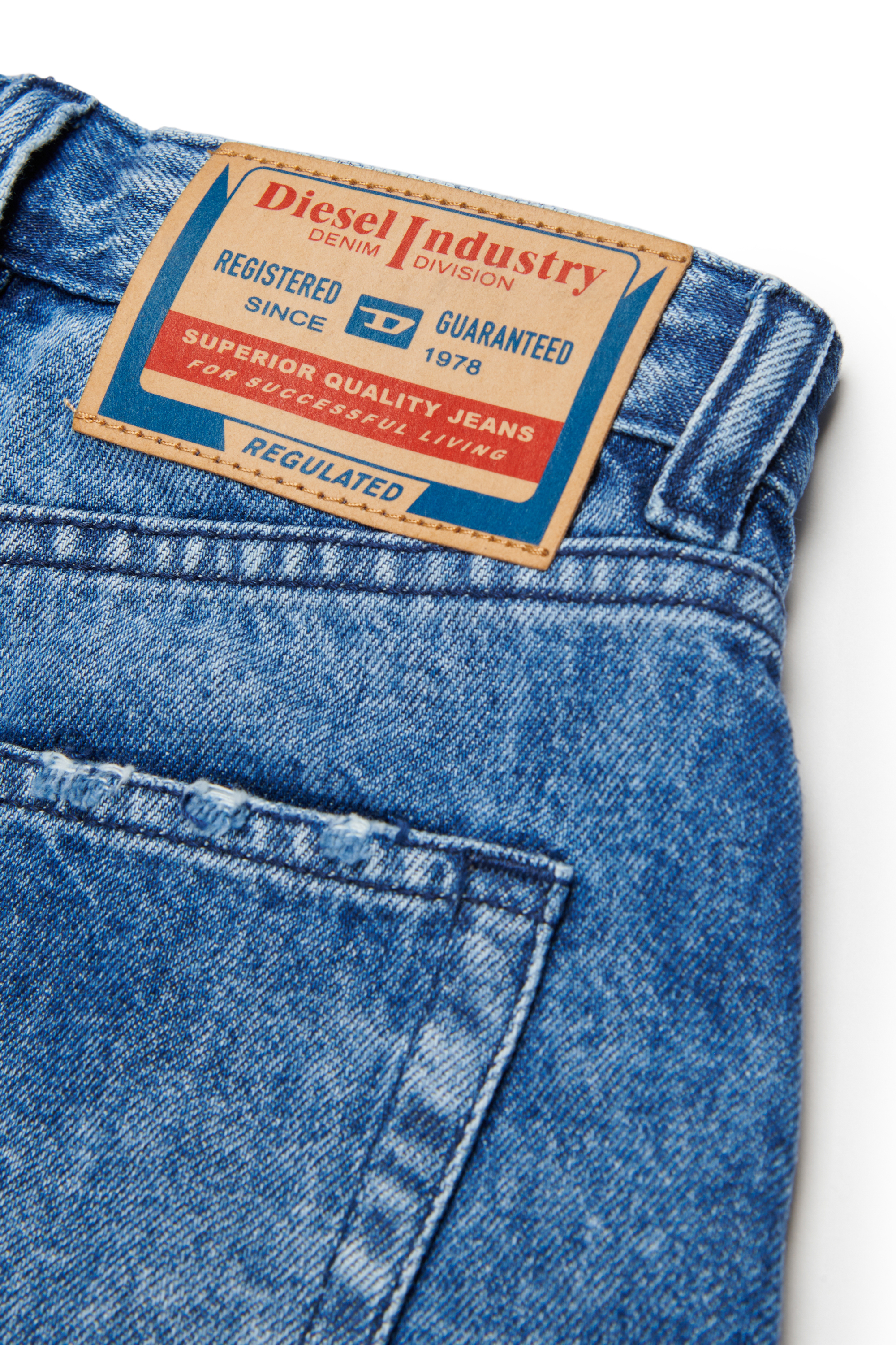 Diesel - PLAFFY, Damen Denim-Shorts mit offenen S&auml;umen in Mittelblau - 4