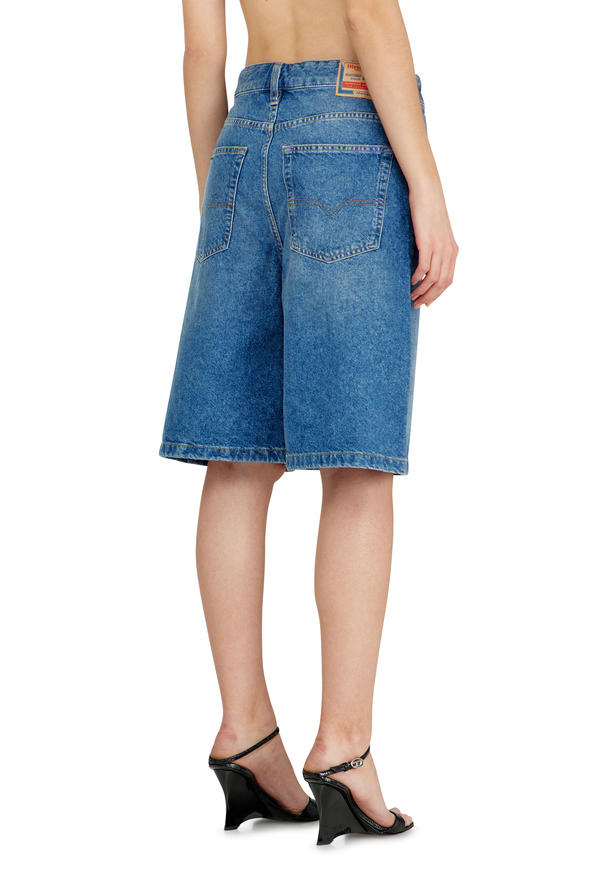 Diesel - DE-SIRE-SHORT, Shorts in denim dal lavaggio pulito Donna in Blu - 4